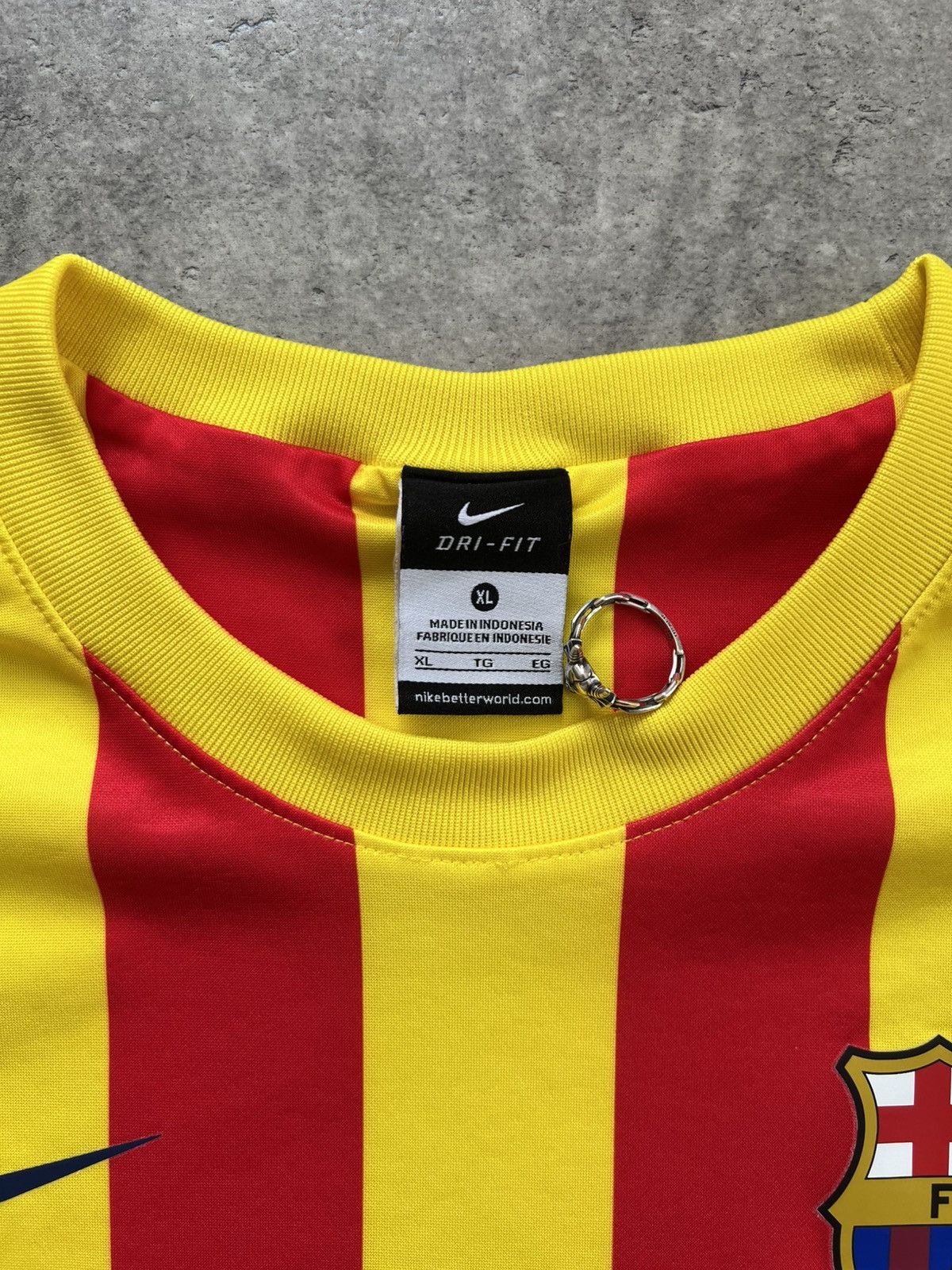 Nike 2013/2014 Nike FC Barcelona Vintage Soccer Jersey T-Shirt Size US XL / EU 56 / 4 - 10 Thumbnail