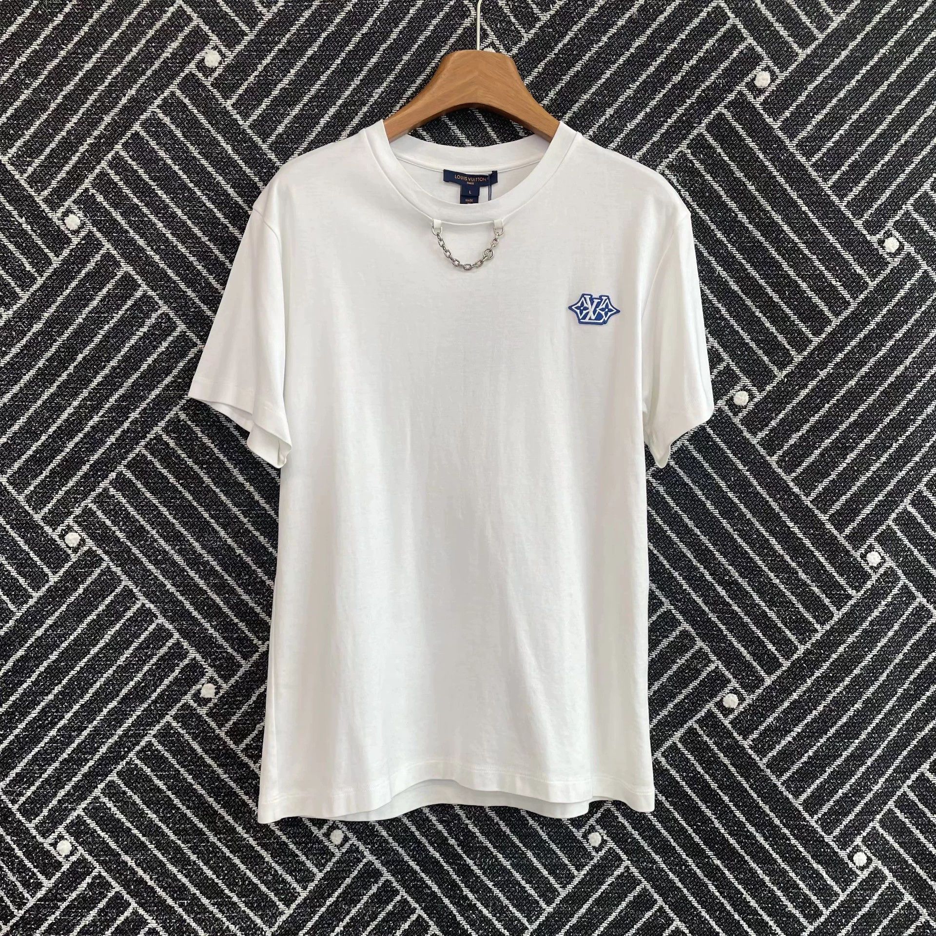 Louis Vuitton LV SS23 Logo Crewneck Short Tee Women's White L Size L / US 10 / IT 46 - 1 Thumbnail