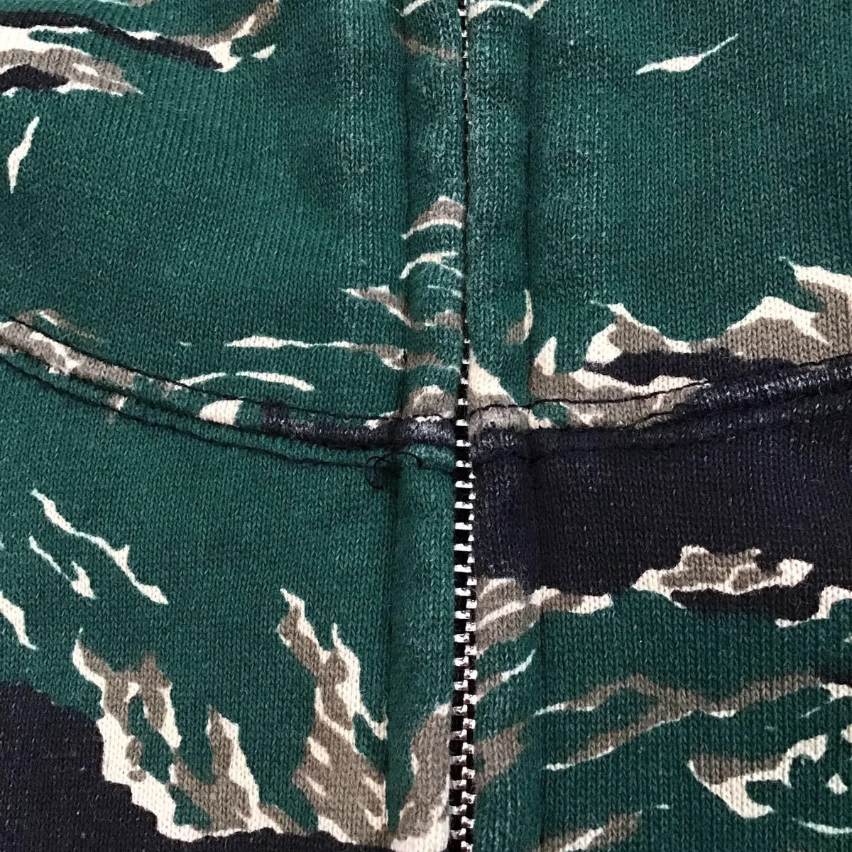 Bape 🔥2XL🔥 BAPE Tiger full zip hoodie tiger camo XXL APE Size US XXL / EU 58 / 5 - 7 Thumbnail