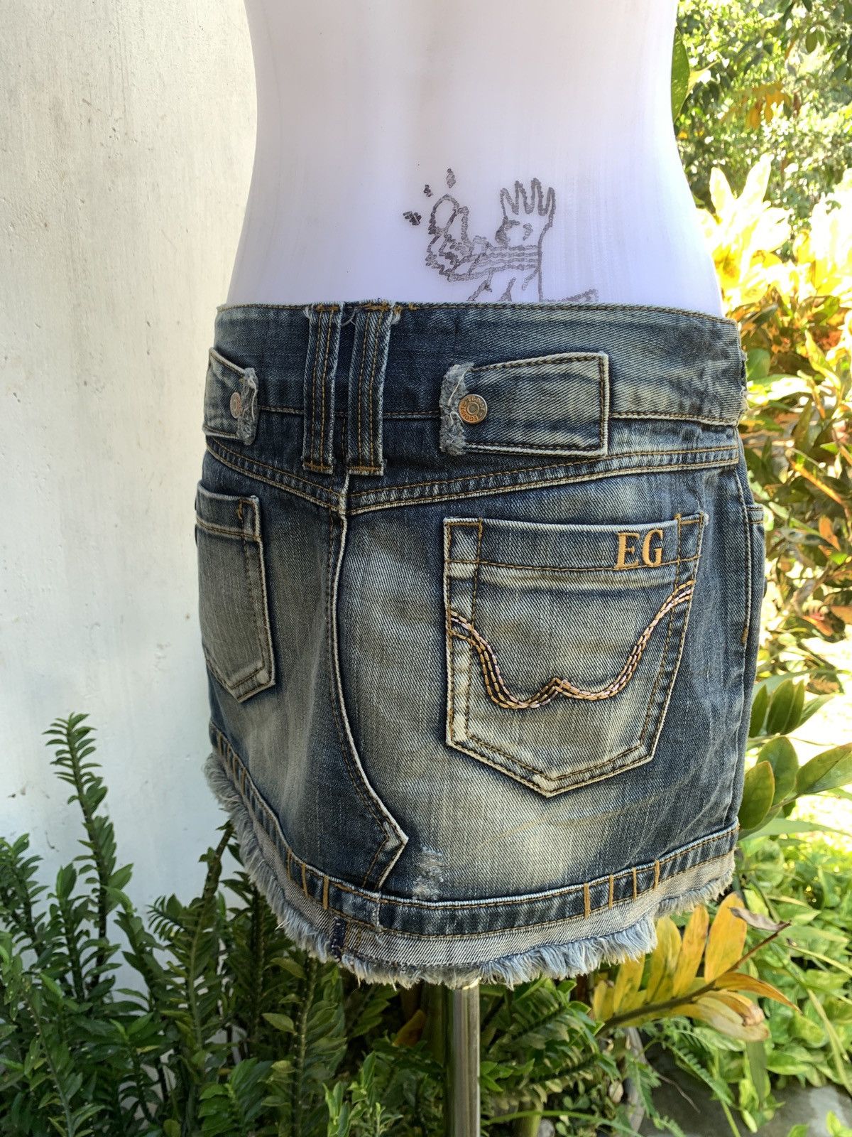 Japanese Brand y2k Egoist Japan Washed Jeans Rough Cut Beady Mini Skirt Size 30" / US 8 / IT 44 - 3 Thumbnail