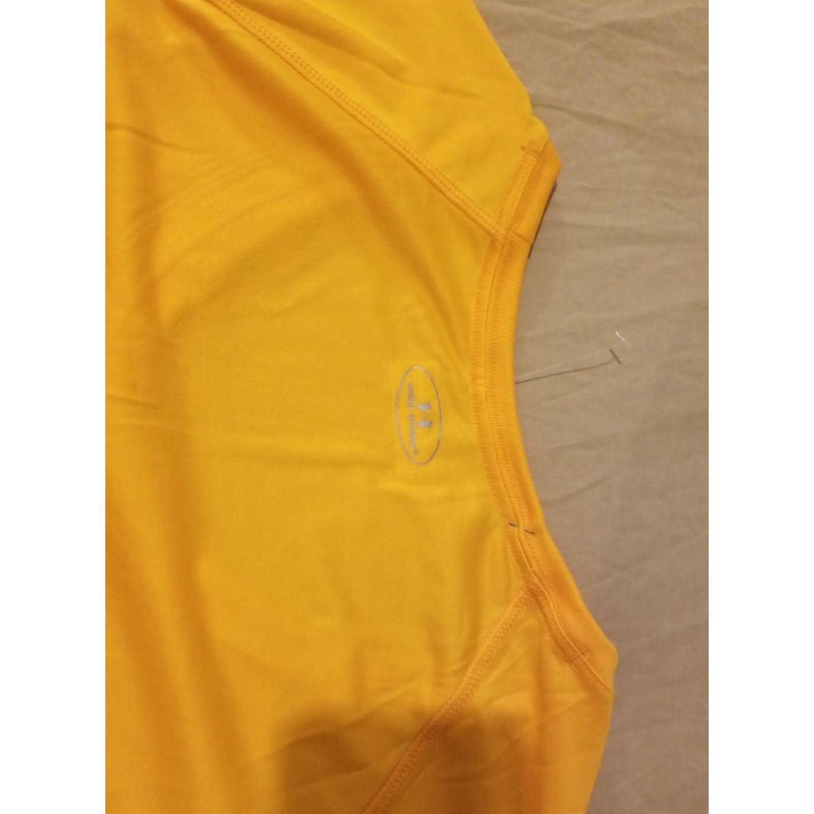 Under Armour Womens Under Armour Shirt M Medium Yellow Athletic Gym Workout T-Shirt Womens M Yellow Under Armour Shirt Size M / US 6-8 / IT 42-44 - 7 Thumbnail