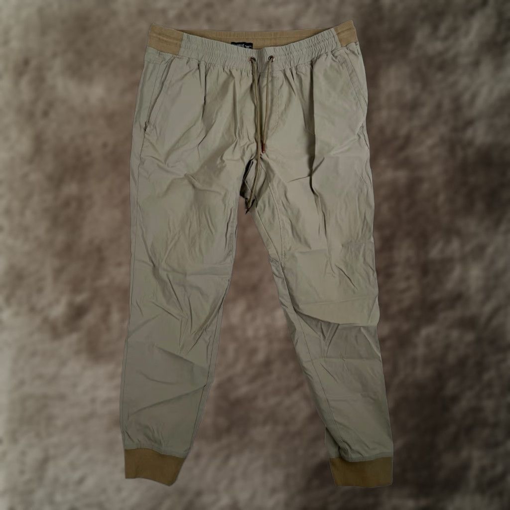 Vintage CALIVILLE Jogger Pants Beige Light Brown Men’s XL Elastic Waist Nylon Regular 29 In Seamy 36 In Waist Casual Size US 36 / EU 52 - 1 Thumbnail