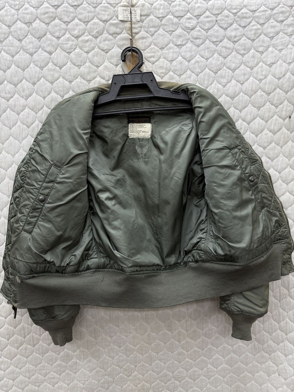 Alpha Industries 🔥🔥🔥ARCHIVE VINTAGE ALPHA INDUSTRIES BOMBER JACKET Size US L / EU 52-54 / 3 - 7 Thumbnail
