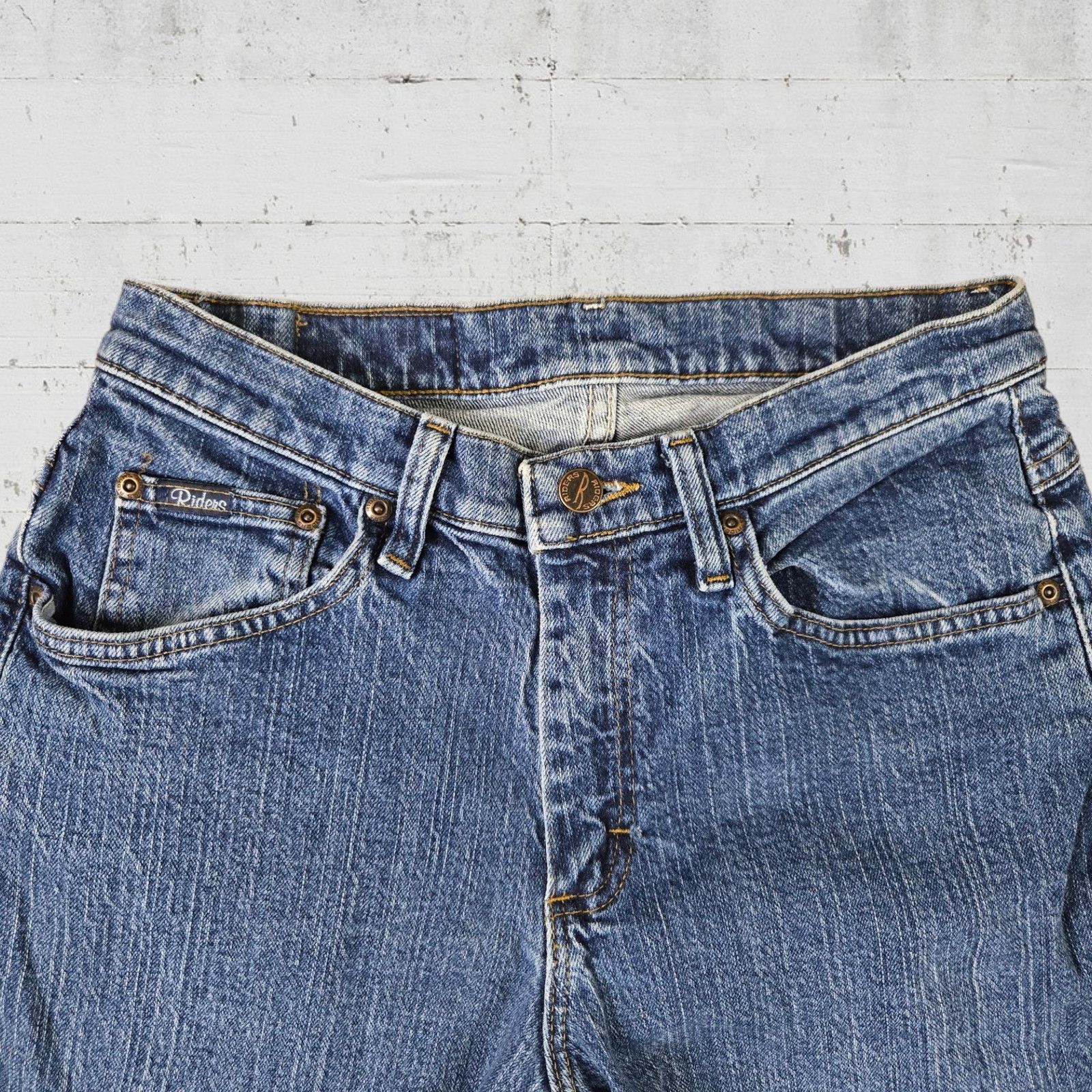 Vintage Vintage Medium Wash Mom Jeans Size 10 Size 32" / US 10 / IT 46 - 3 Thumbnail
