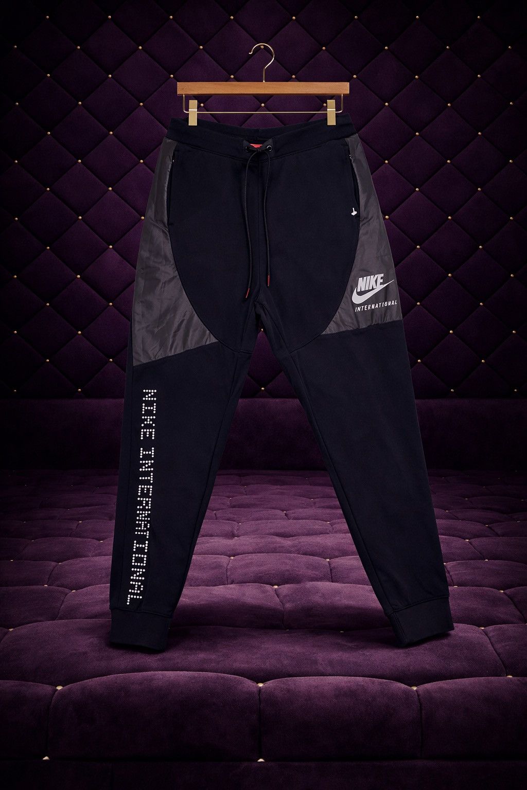 Nike NIKE INTERNATIONAL SPELLOUT COLORBLOCK JOGGER PANTS Size US 32 / EU 48 - 1 Preview