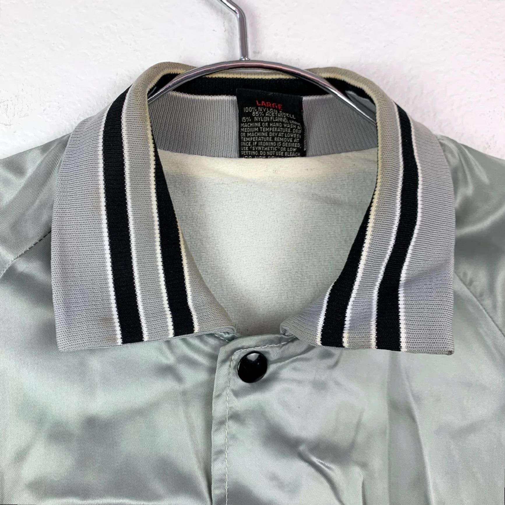 Vintage VINTAGE Aristo Jac by Hilton Jacket Mens Large Gray Satin Snap Nylon Varsity 90s Trendy Price / 90s Mens Large Gray Satin Snap Jacket Size US L / EU 52-54 / 3 - 4 Thumbnail
