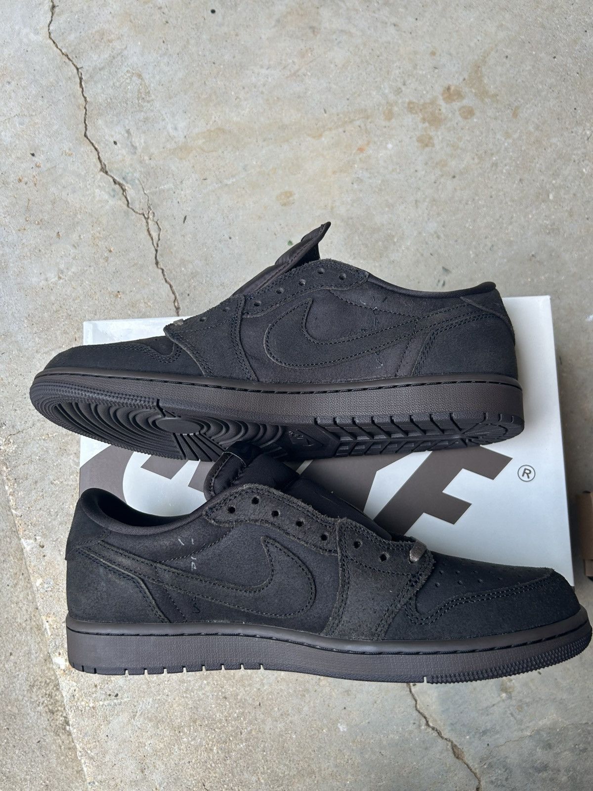 Jordan Brand × Travis Scott Travis Scott x air Jordan 1 low “velvet brown” Size US 11.5 / EU 44-45 - 2 Thumbnail