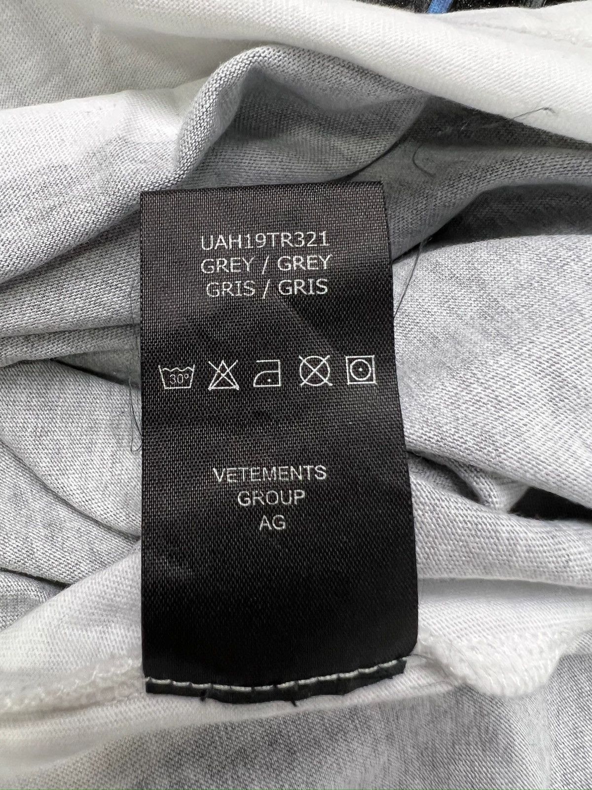 Vetements Vetements Generation Alpha Trompe L’oeil Tshirt Size US M / EU 48-50 / 2 - 9 Thumbnail