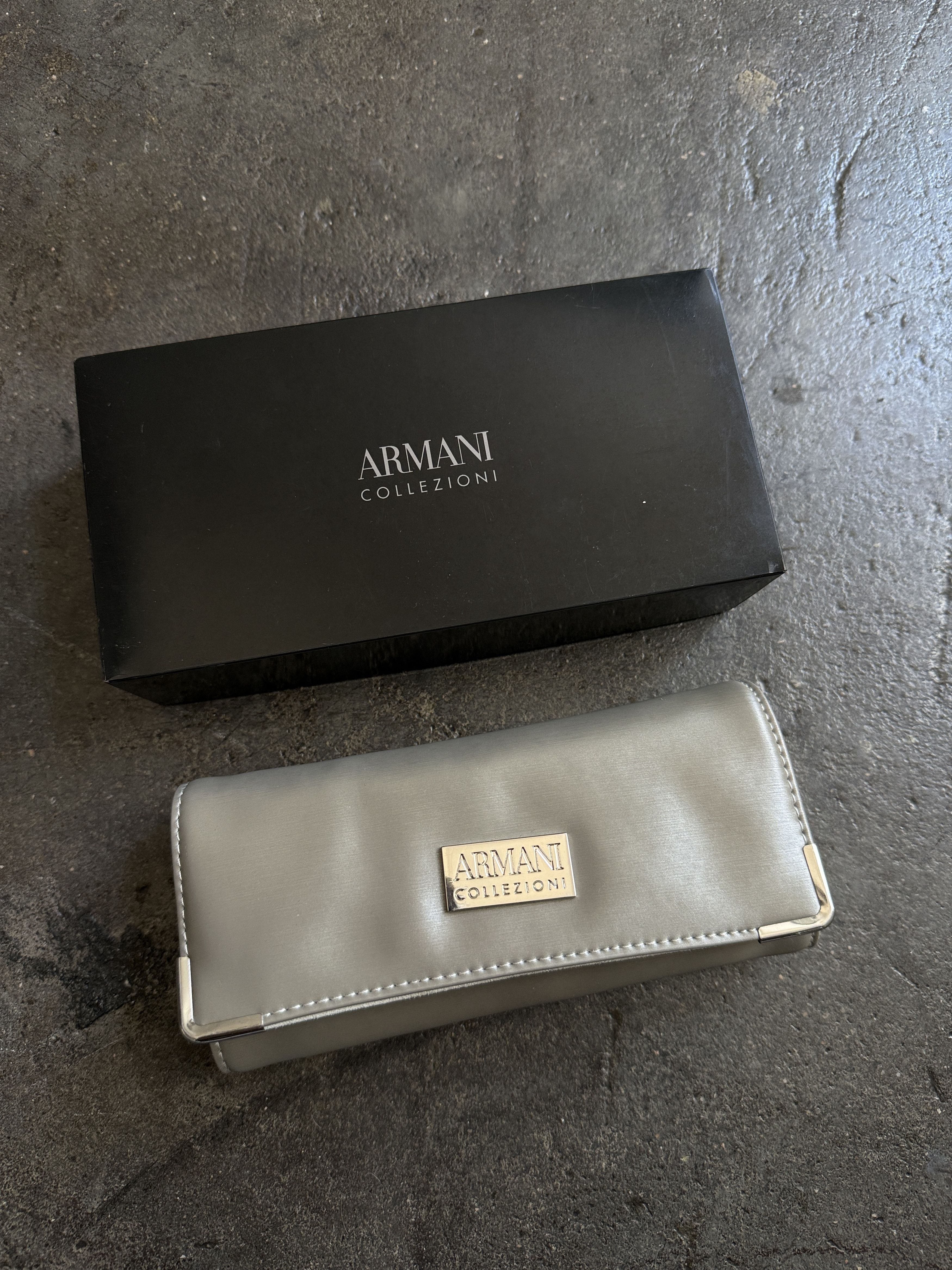 Armani Vintage Almost New Armani Key and jewelry Holder / Case Size ONE SIZE - 2 Thumbnail