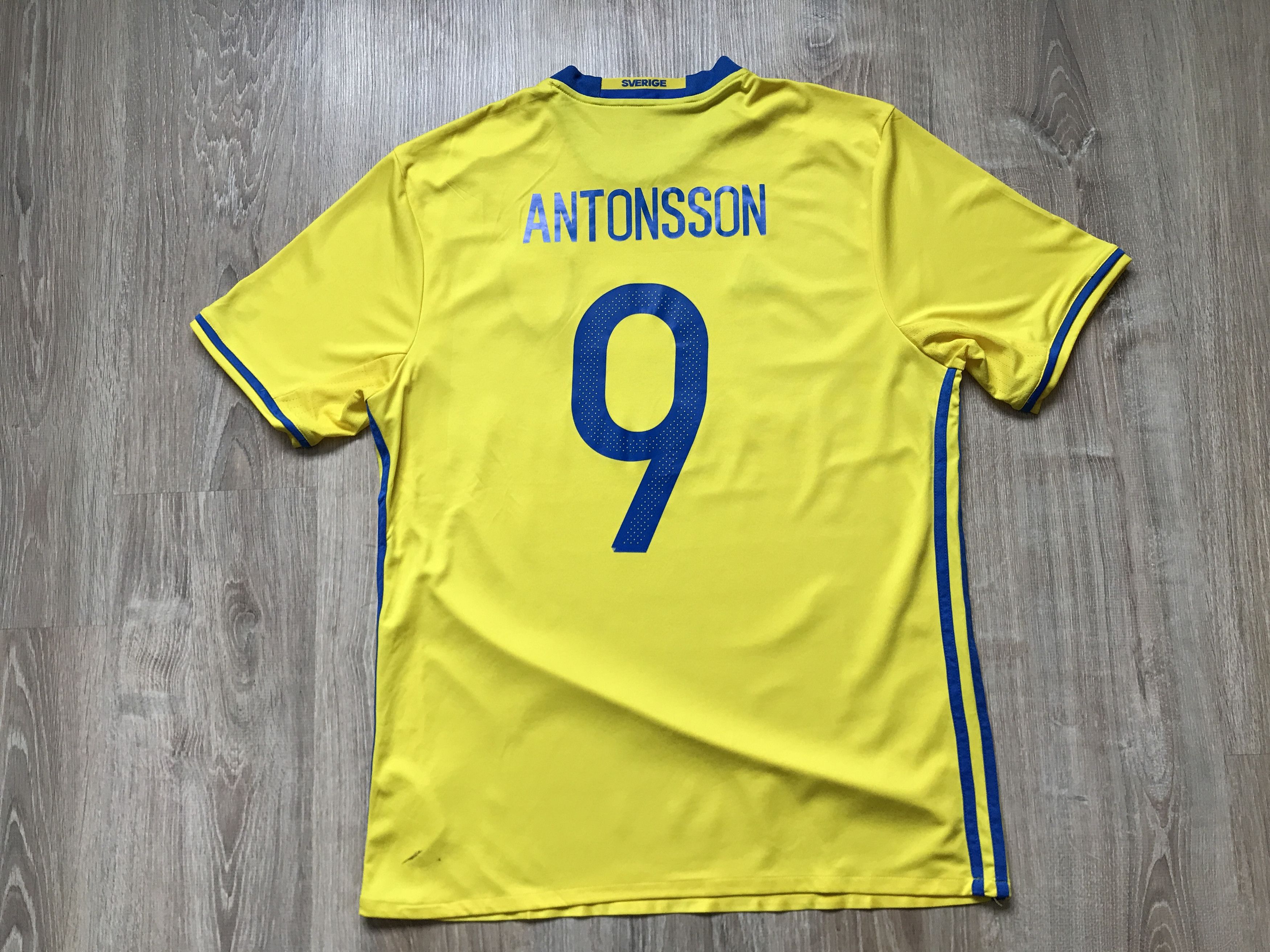 Adidas × Vintage Vintage Adidas Sweden National Football Team Antonsson #9 Size US L / EU 52-54 / 3 - 2 Thumbnail