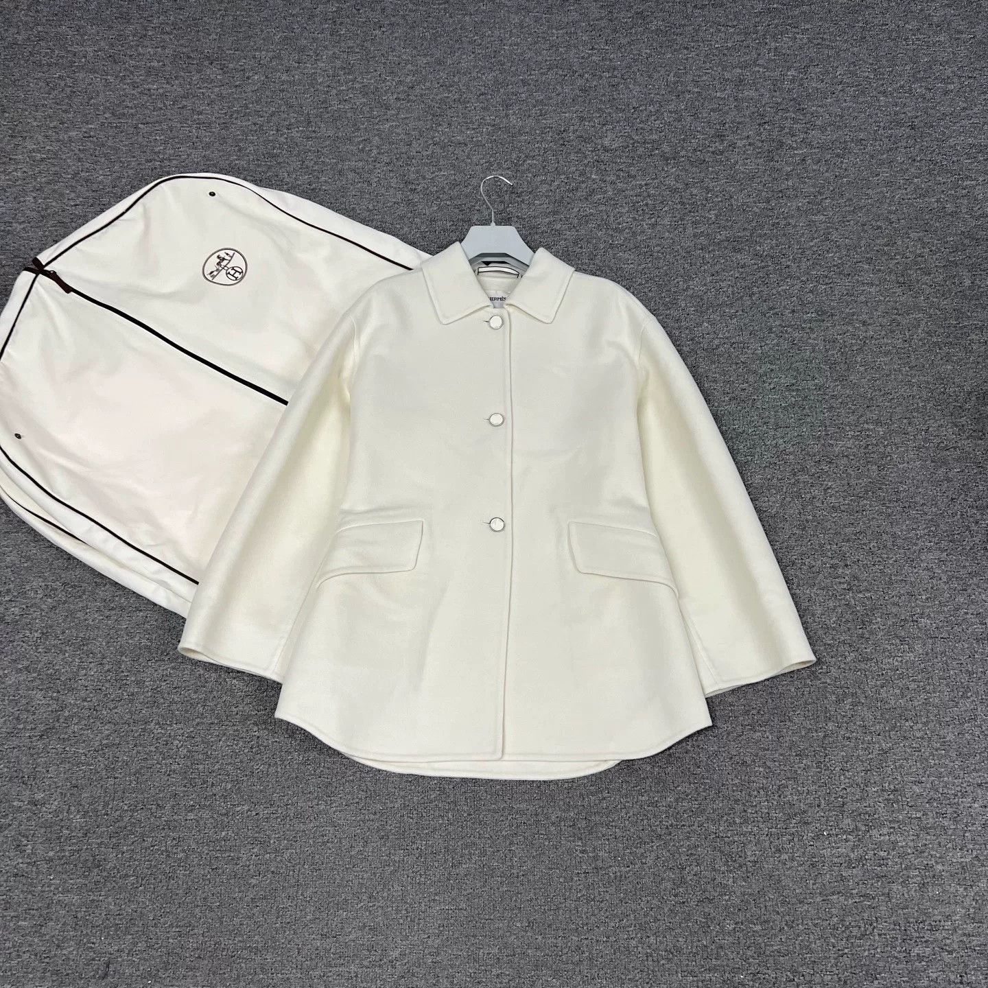 Hermes Hermes 2025 Cashmere Three-Button Lapel Coat Size S / US 4 / IT 40 - 1 Thumbnail