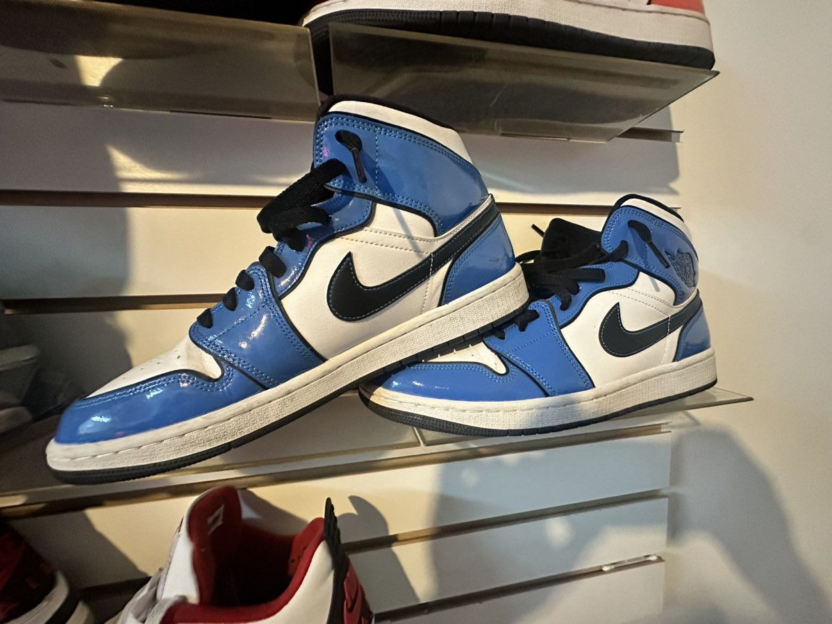 Nike Jordan 1 mid Blue Size US 10 / EU 43 - 1 Thumbnail