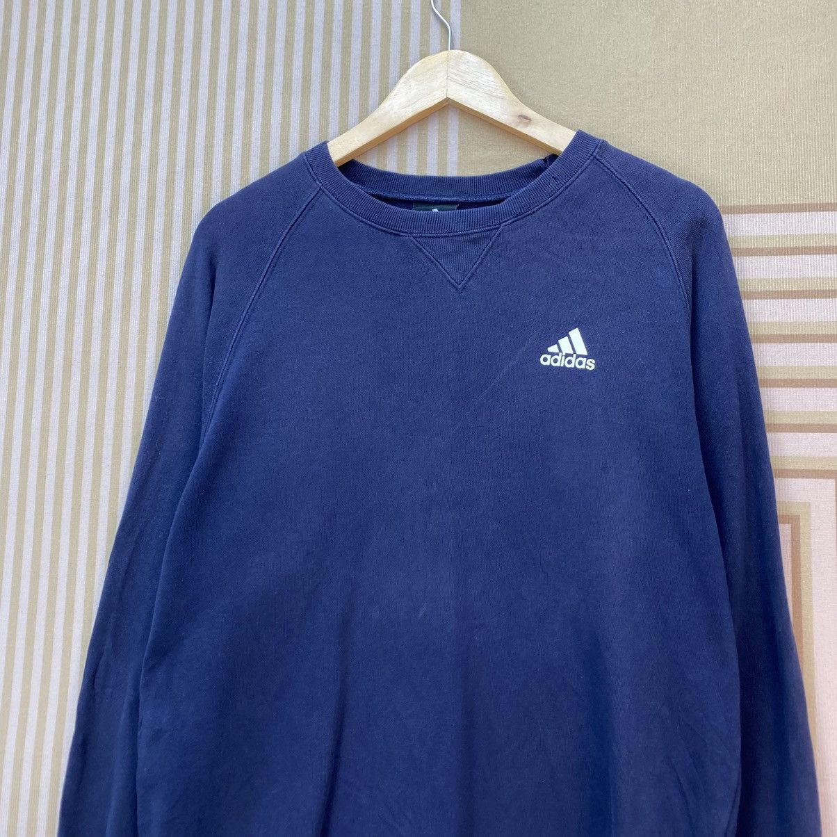 Adidas 🫶 vintage Adidas navy blue crewneck sweatshirt Size US M / EU 48-50 / 2 - 3 Thumbnail