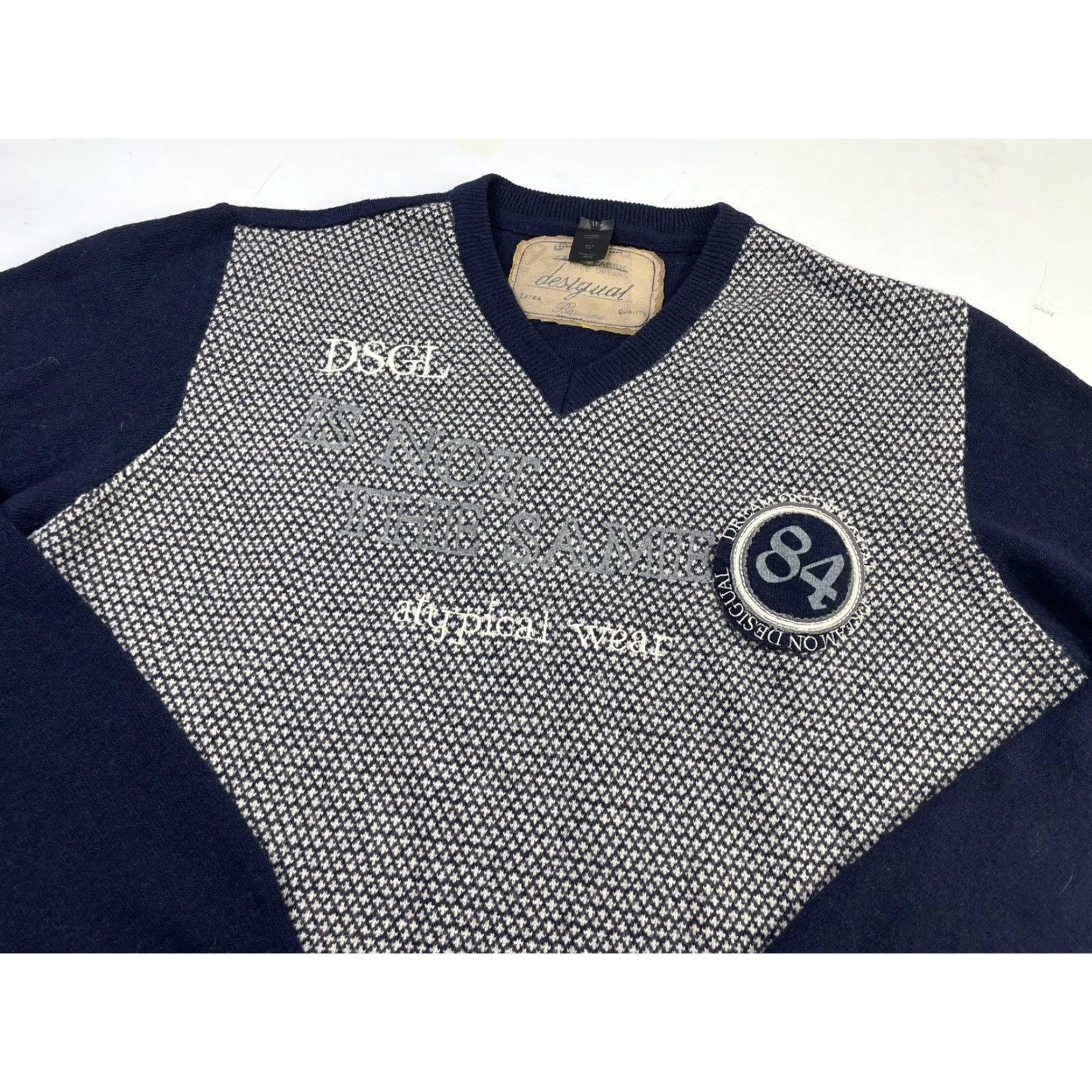 Desigual Desigual Men's XXL Wool Nylon Multicolor V-Neck Pullover Sweater User: Desigual Men's XXL Wool Nylon Multicolor V-Neck Knit Sweater Size US XXL / EU 58 / 5 - 2 Thumbnail