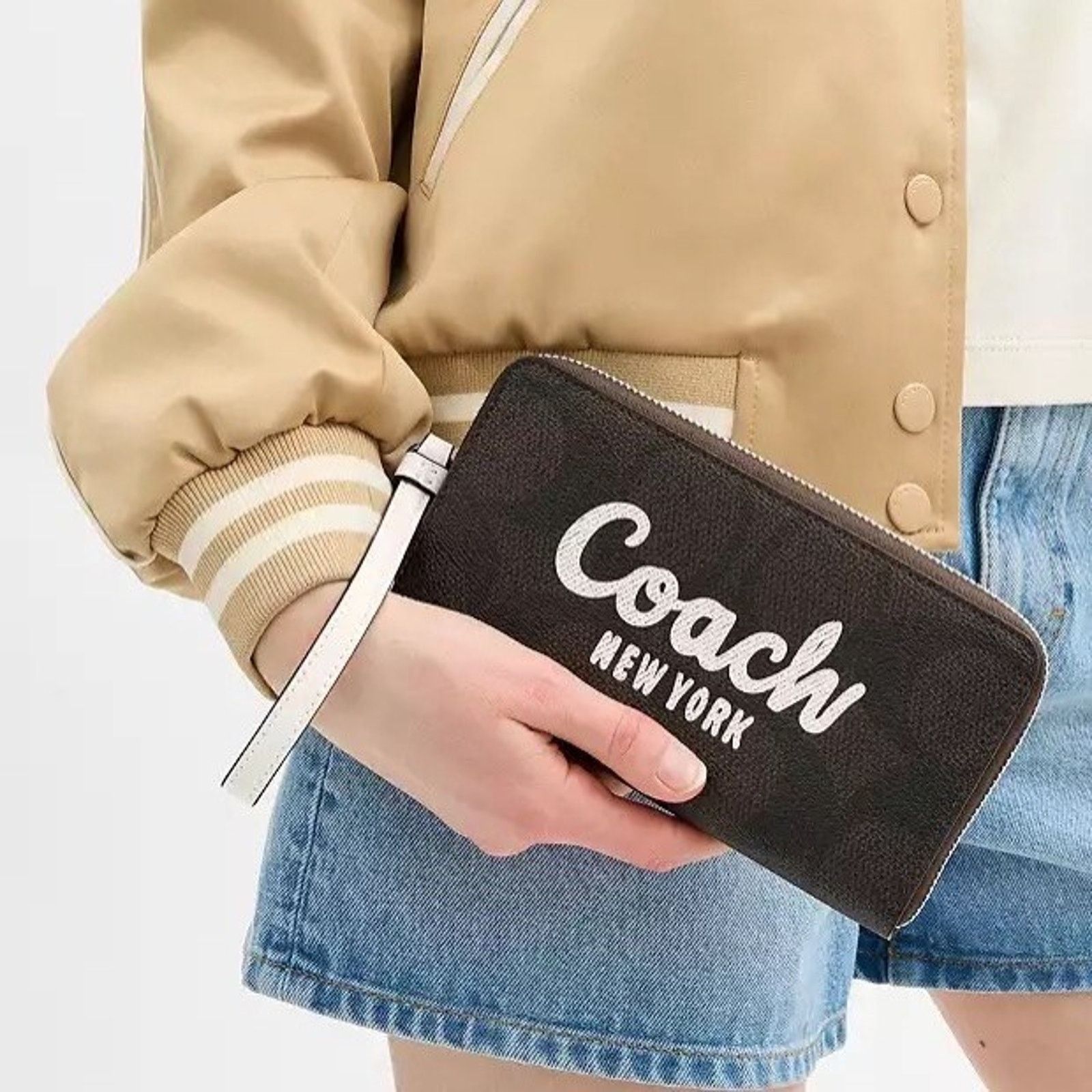 Coach NWT Coach CZ330 Long Zip Around Wallet In Signature Canvas Size ONE SIZE - 6 Thumbnail