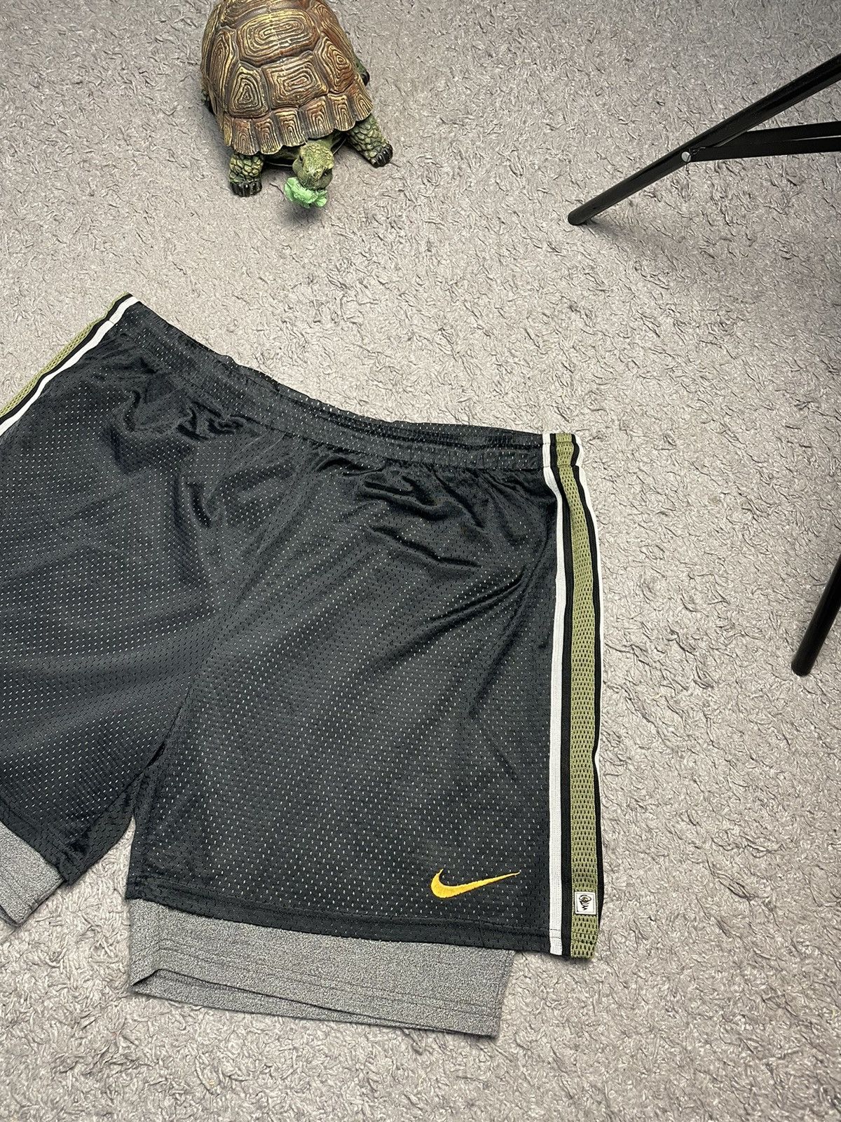 Nike × Vintage 90’s Vintage Nike basketball Swoosh Shorts Size US 36 / EU 52 - 3 Thumbnail
