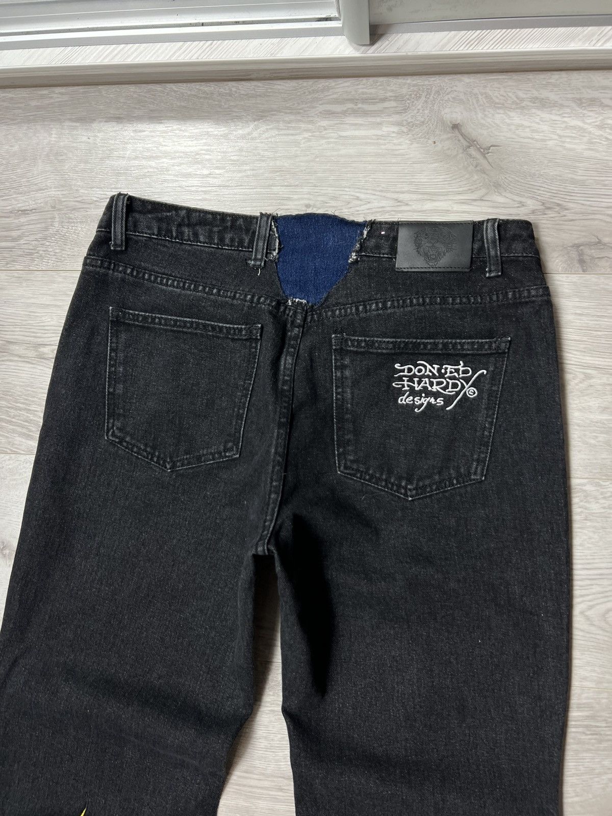 Ed Hardy Ed Hardy Embroidered Dragon Flame Straight Leg Jean Big Logo Size US 32 / EU 48 - 16 Thumbnail