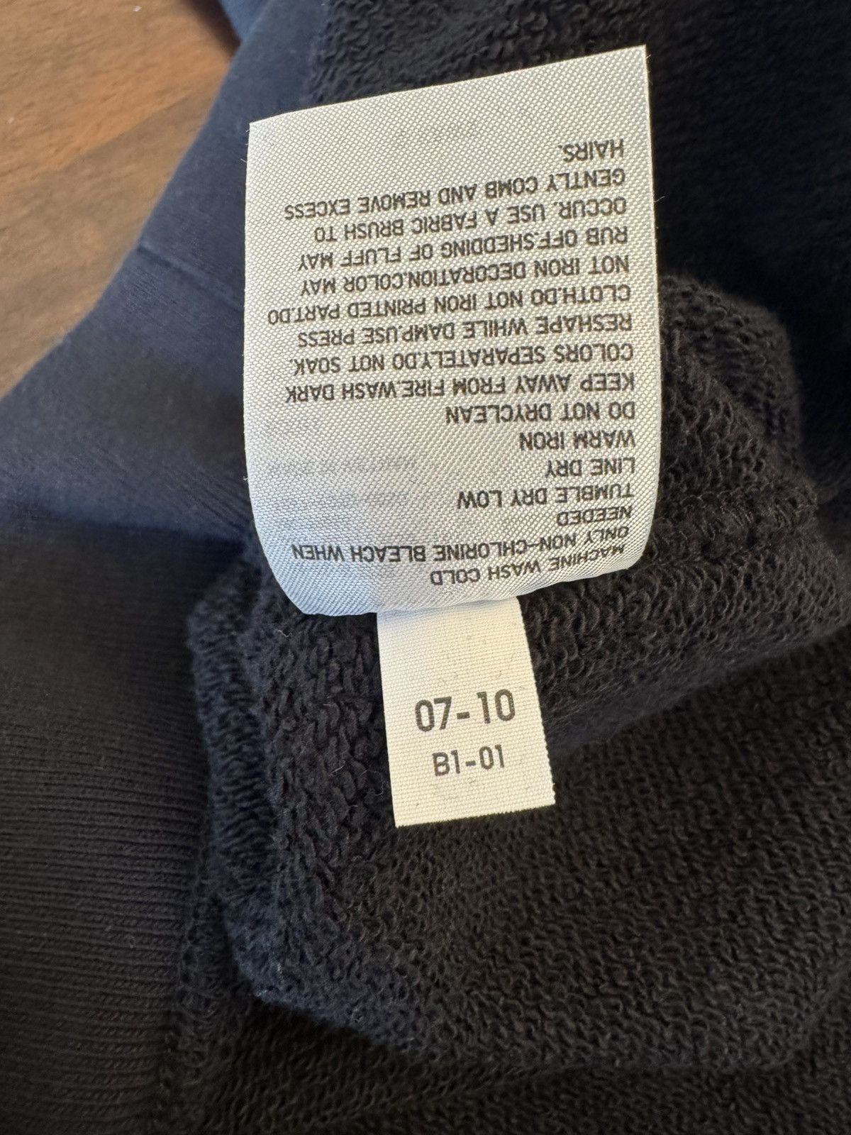 Kaws × Uniqlo KAWS x Uniqlo Black Sweatshirt size- XL Size US XL / EU 56 / 4 - 6 Thumbnail
