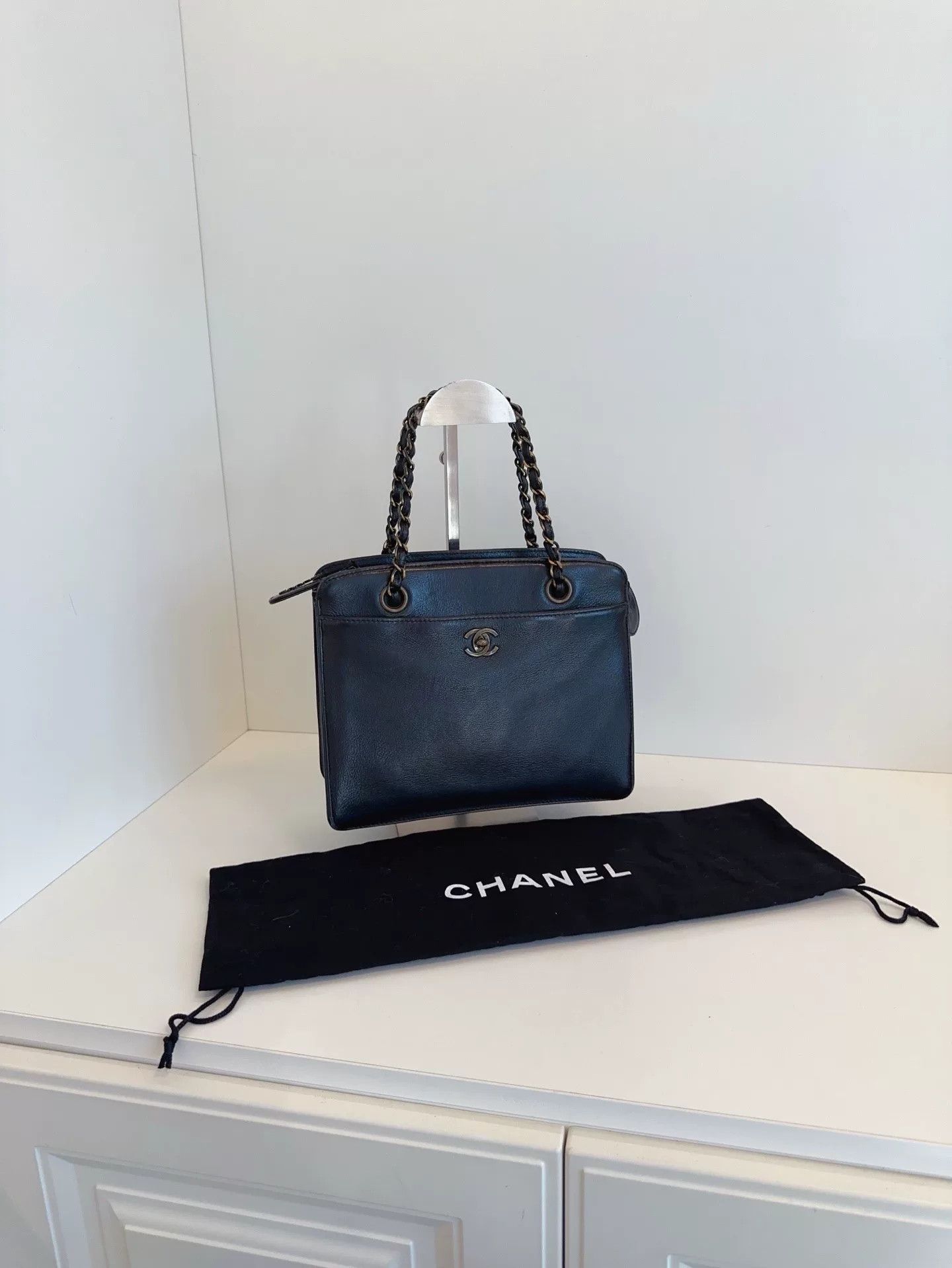 Chanel Pre-loved Bag Very good condition Size ONE SIZE - 1 Thumbnail