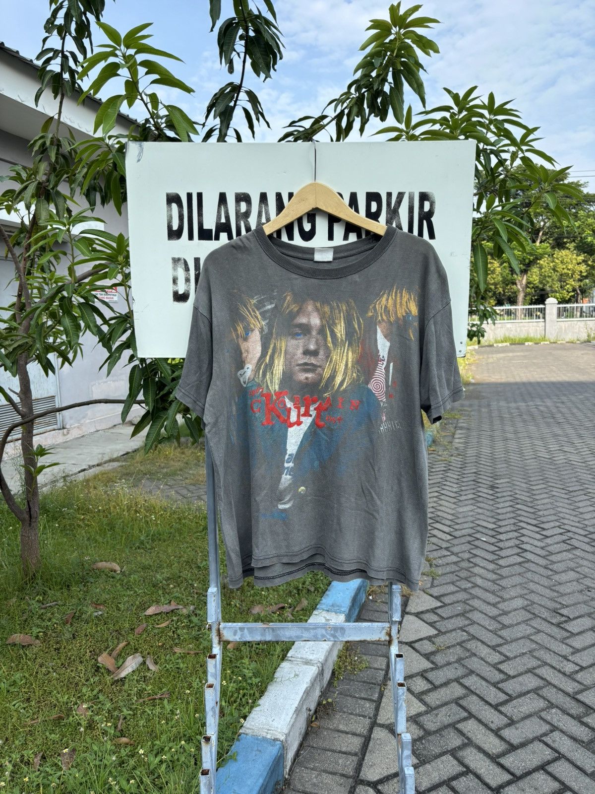Nirvana Kurt Cobain Vintage Tee Size US XL / EU 56 / 4 - 1 Thumbnail