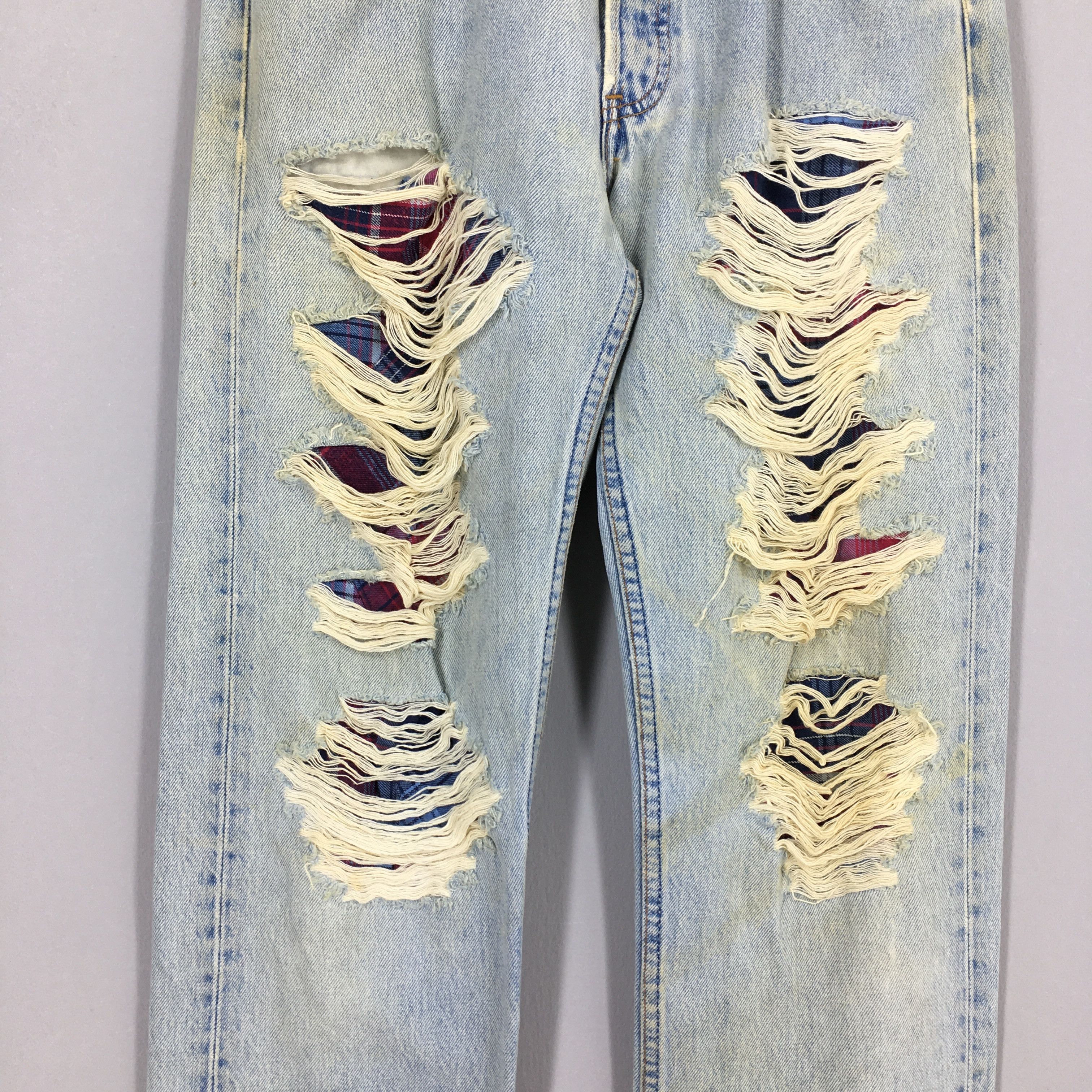 Levi's Size 30x31.5 Vintage 90s Levi's 501 Faded Blue Jeans S562 Size US 30 / EU 46 - 3 Thumbnail