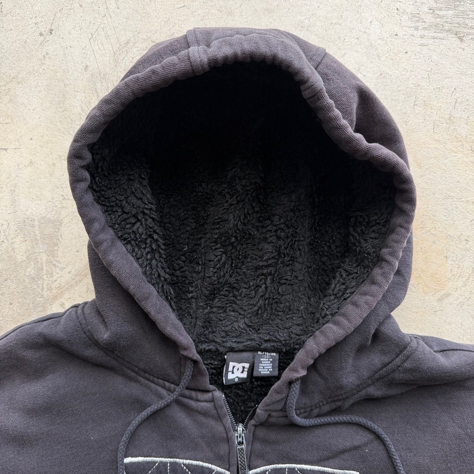 DC Vintage Y2K DC Shoes Black Zip Up Hoodie Sherpa Lined Skater Size US L / EU 52-54 / 3 - 3 Thumbnail
