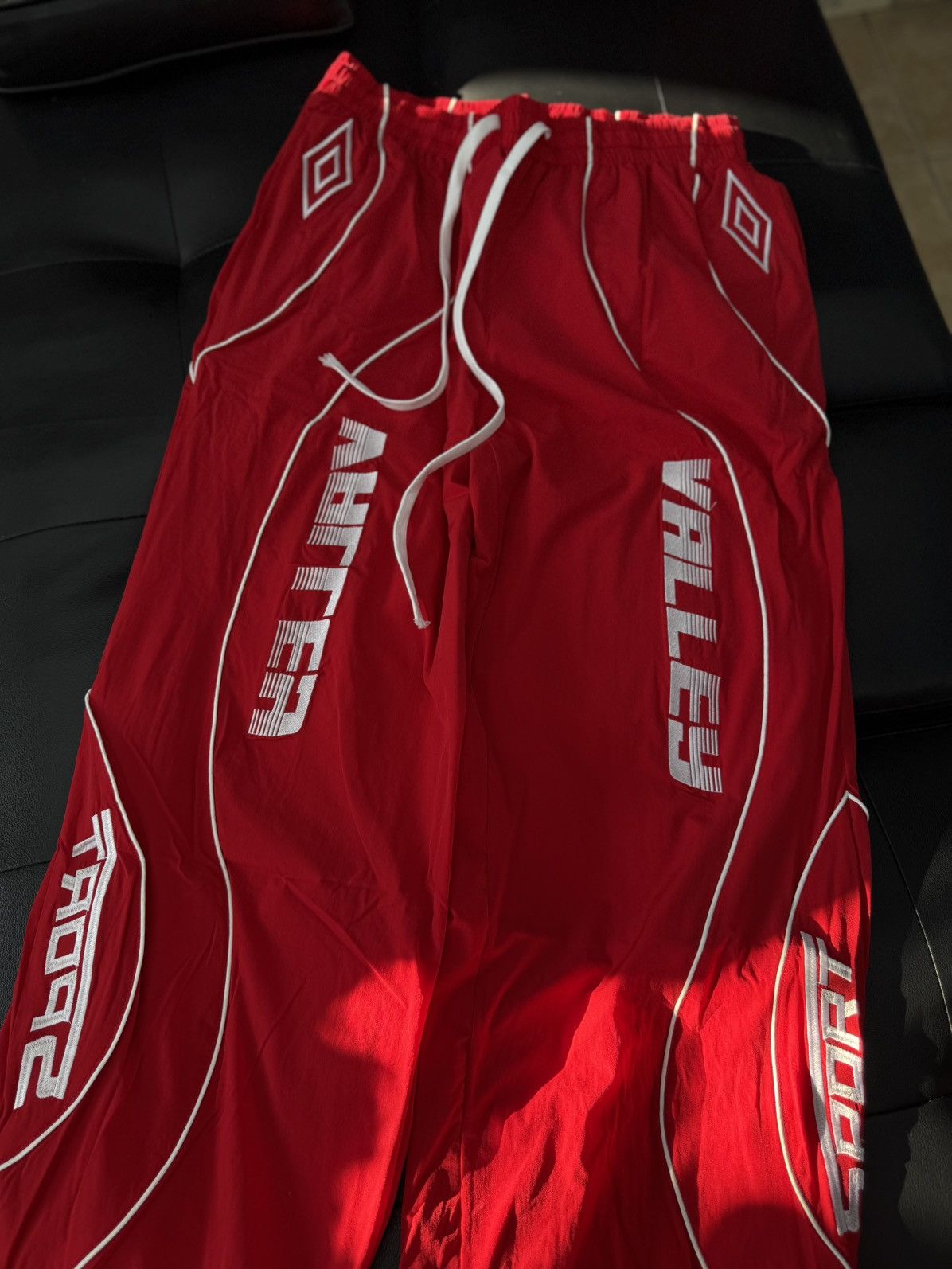 Vale Valley Red Baggy Shorts Brand New Size L (NEW) Size US 33 - 4 Thumbnail