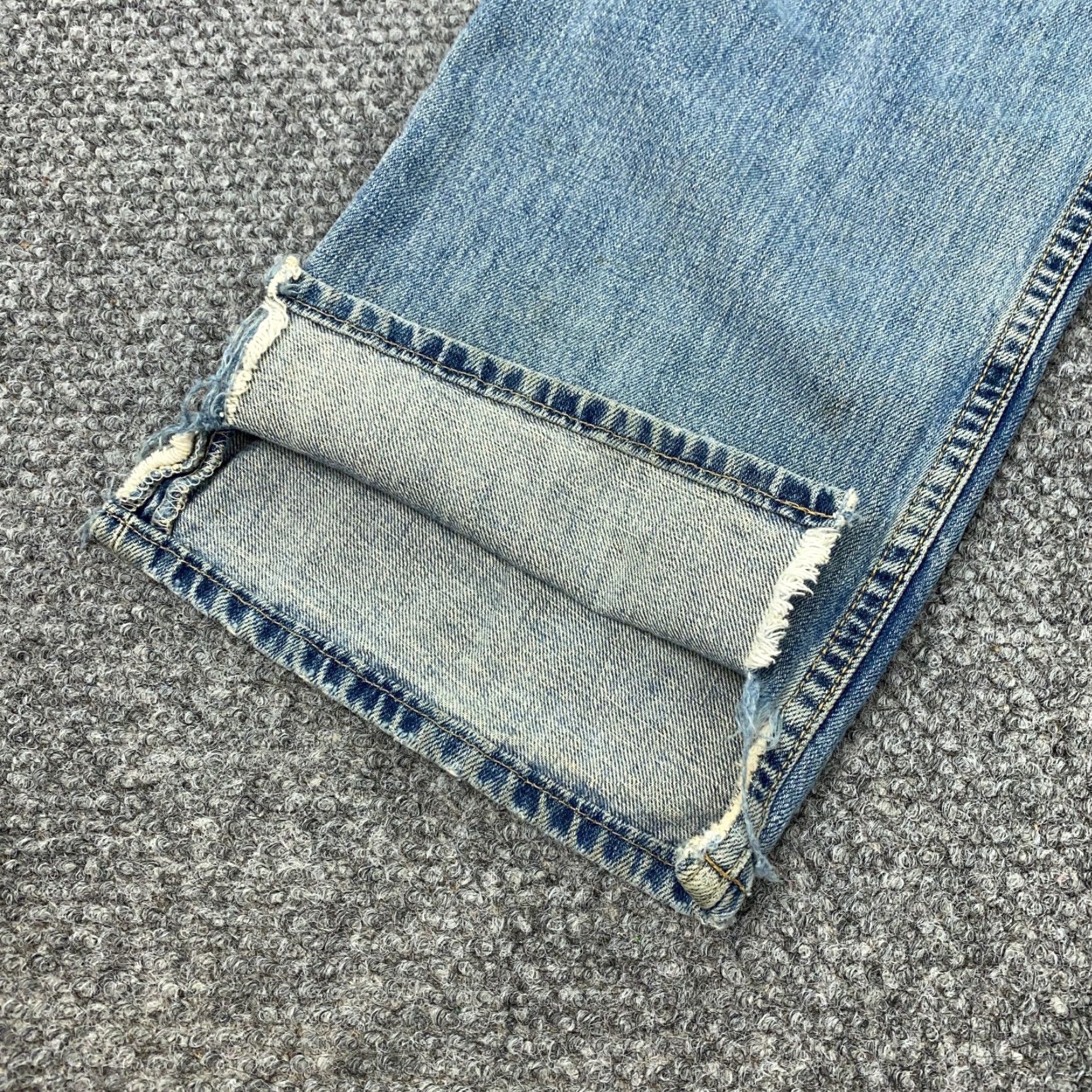 Gap VINTAGE Gap 1969 Jeans Men 31x31 Blue Denim Distressed Grunge 90s Regular Fit Straight 5-Pocket Mens Size US 31 - 6 Thumbnail
