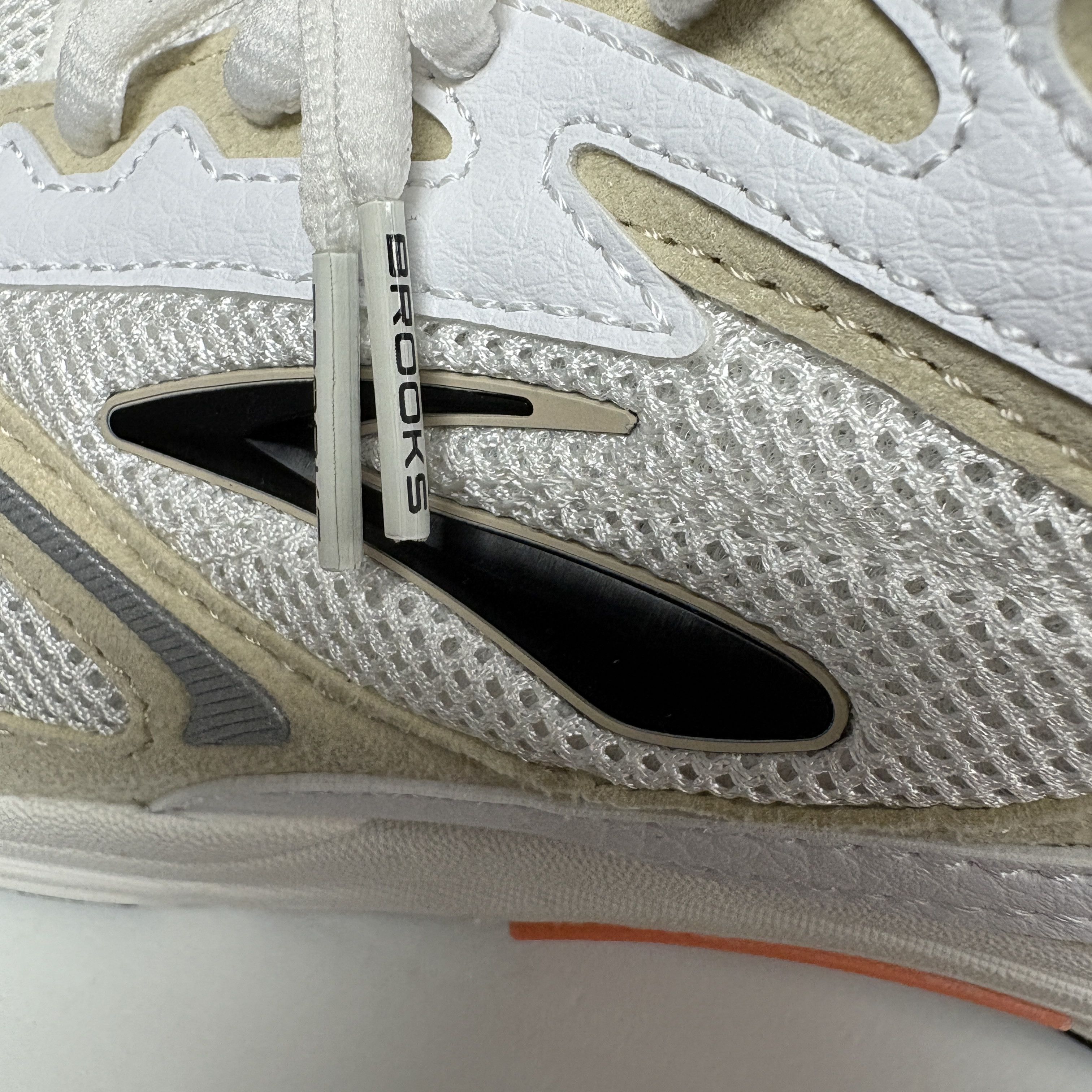 Brooks Brooks Adrenaline GTS 4 Nectarine (110485-1D-109), Size 11 Size US 11 / EU 44 - 8 Thumbnail