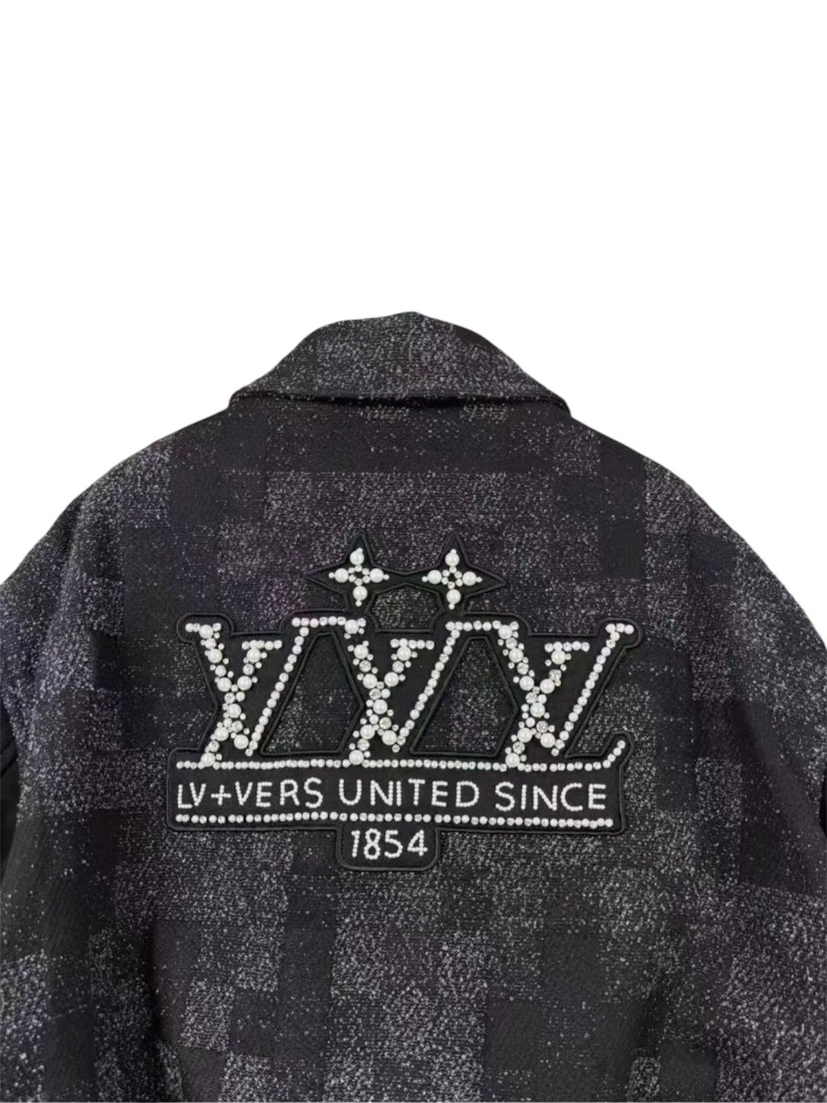 Louis Vuitton Louis Vuitton 50 Pearl whiskey swarovski Embroidered Jacket Size US M / EU 48-50 / 2 - 3 Thumbnail