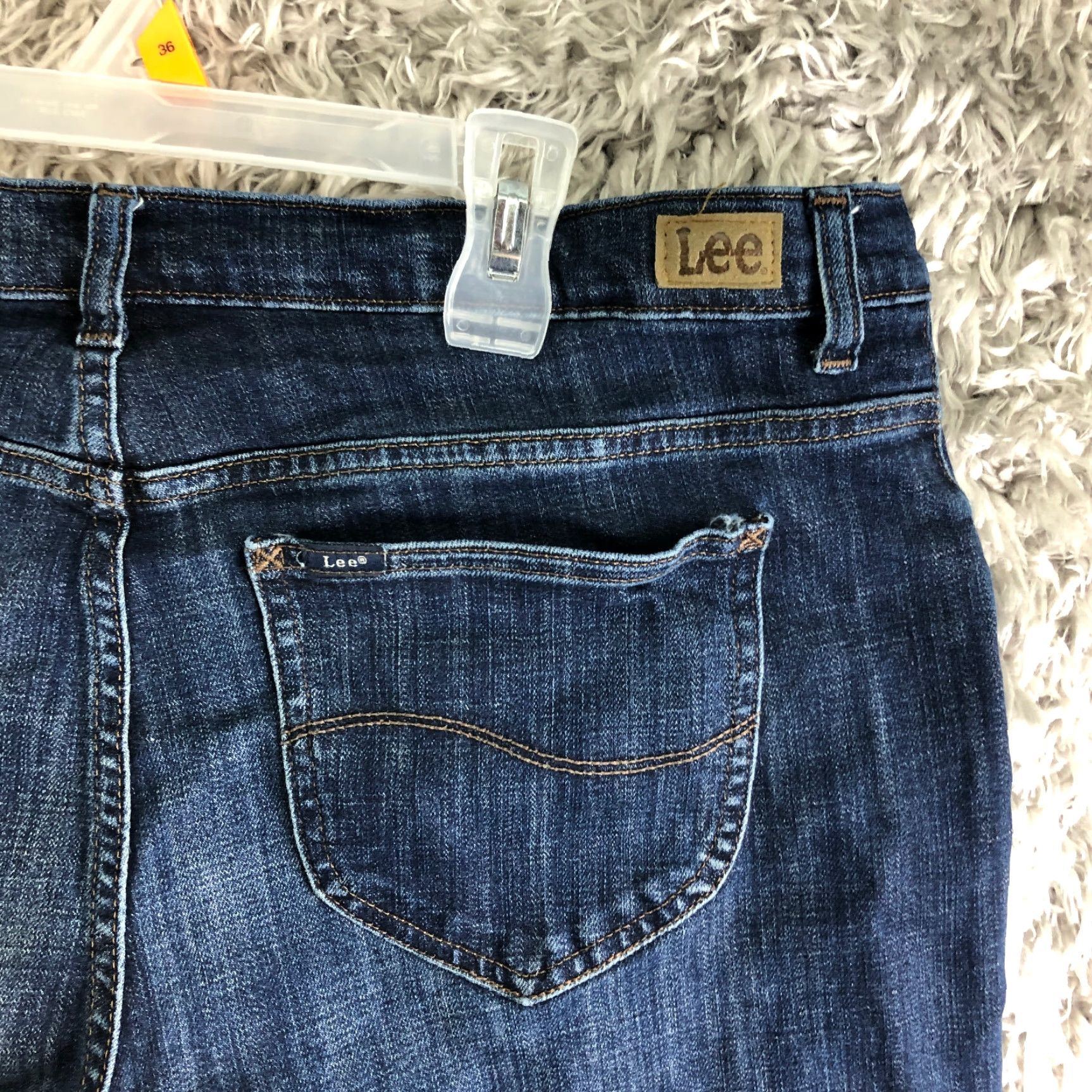 Lee Lee Relaxed Fit Straight Leg Womens Plus Size 18 Short Mid Rise Medium Wash Jean Size 40" / US 18 - 6 Thumbnail