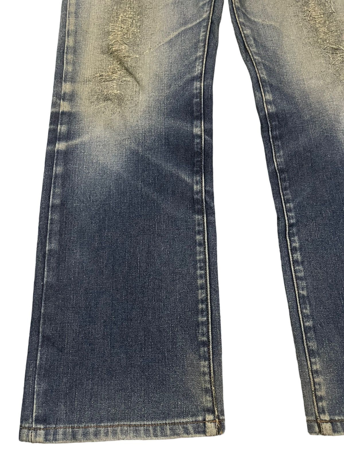 Uniqlo Vintage Japanese Uniqlo Blue Wash Style Distress Baggy Jeans Size US 31 - 5 Thumbnail