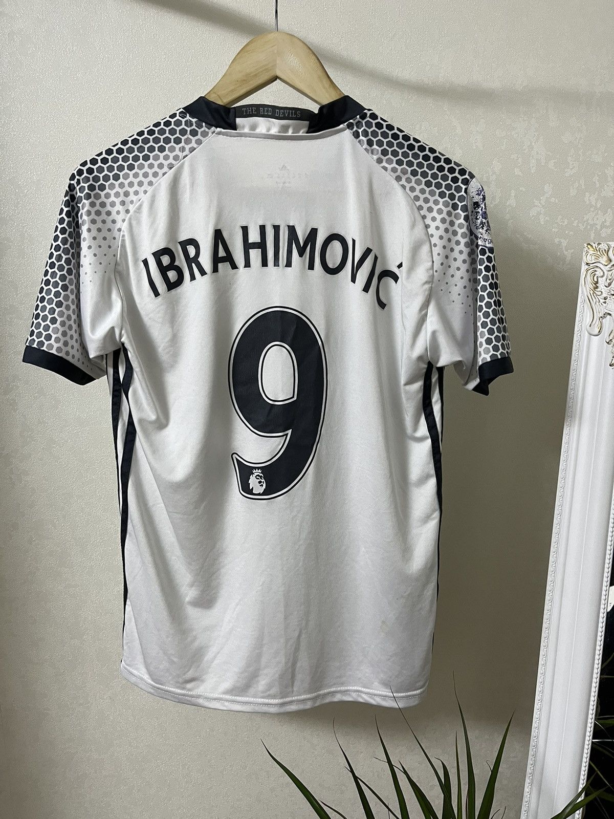 Vintage Manchester United Vintage #9 Ibrahimovic Blokecore Jersey Size US XS / EU 42 / 0 - 2 Thumbnail