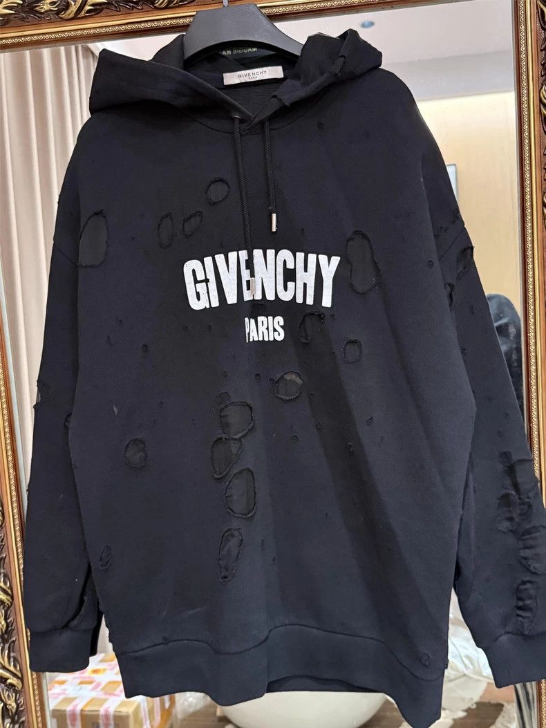 Givenchy Givenchy Shark Short Sleeve Size US S / EU 44-46 / 1 - 1 Thumbnail