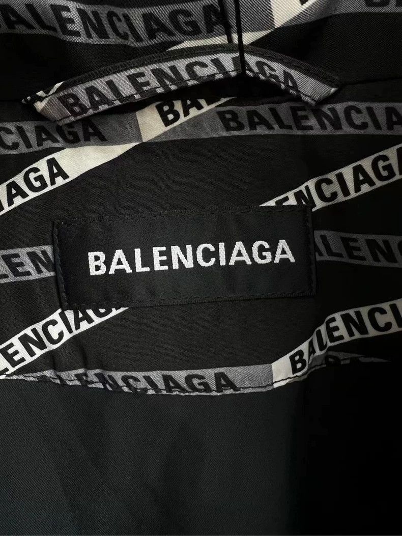 Balenciaga Balenciaga Bullet screen full of LOGO zipper assault jacket Size US S / EU 44-46 / 1 - 3 Thumbnail