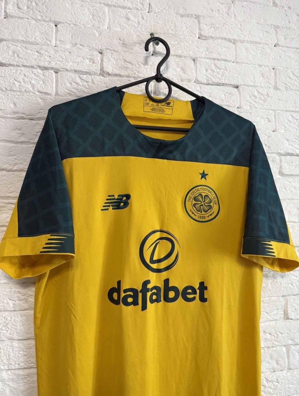 New Balance New Balance Celtic 19/20 Away Jersey Sz M Size US M / EU 48-50 / 2 - 2 Thumbnail
