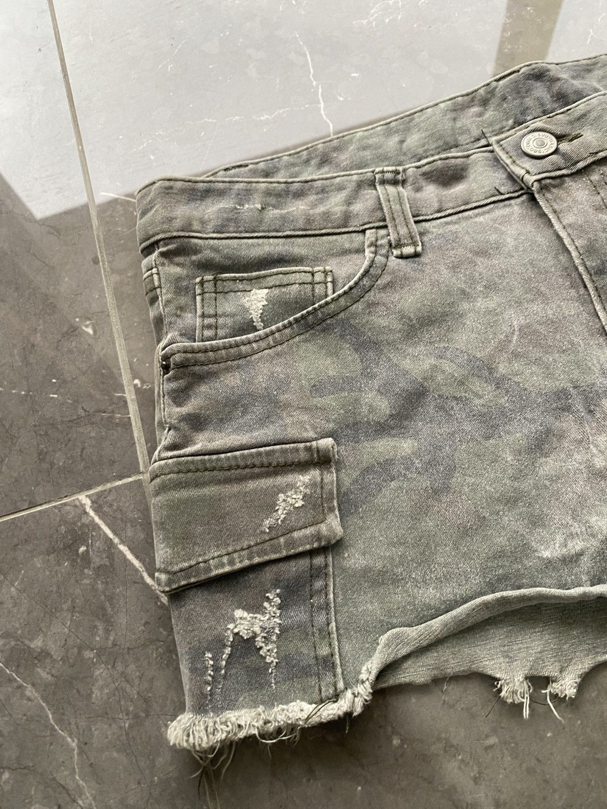 If Six Was Nine × Japanese Brand × Le Grande Bleu (L.G.B.) Japanese Cargos Camo Short Ifsixwasnine Lgb Size 30" / US 8 / IT 44 - 3 Thumbnail