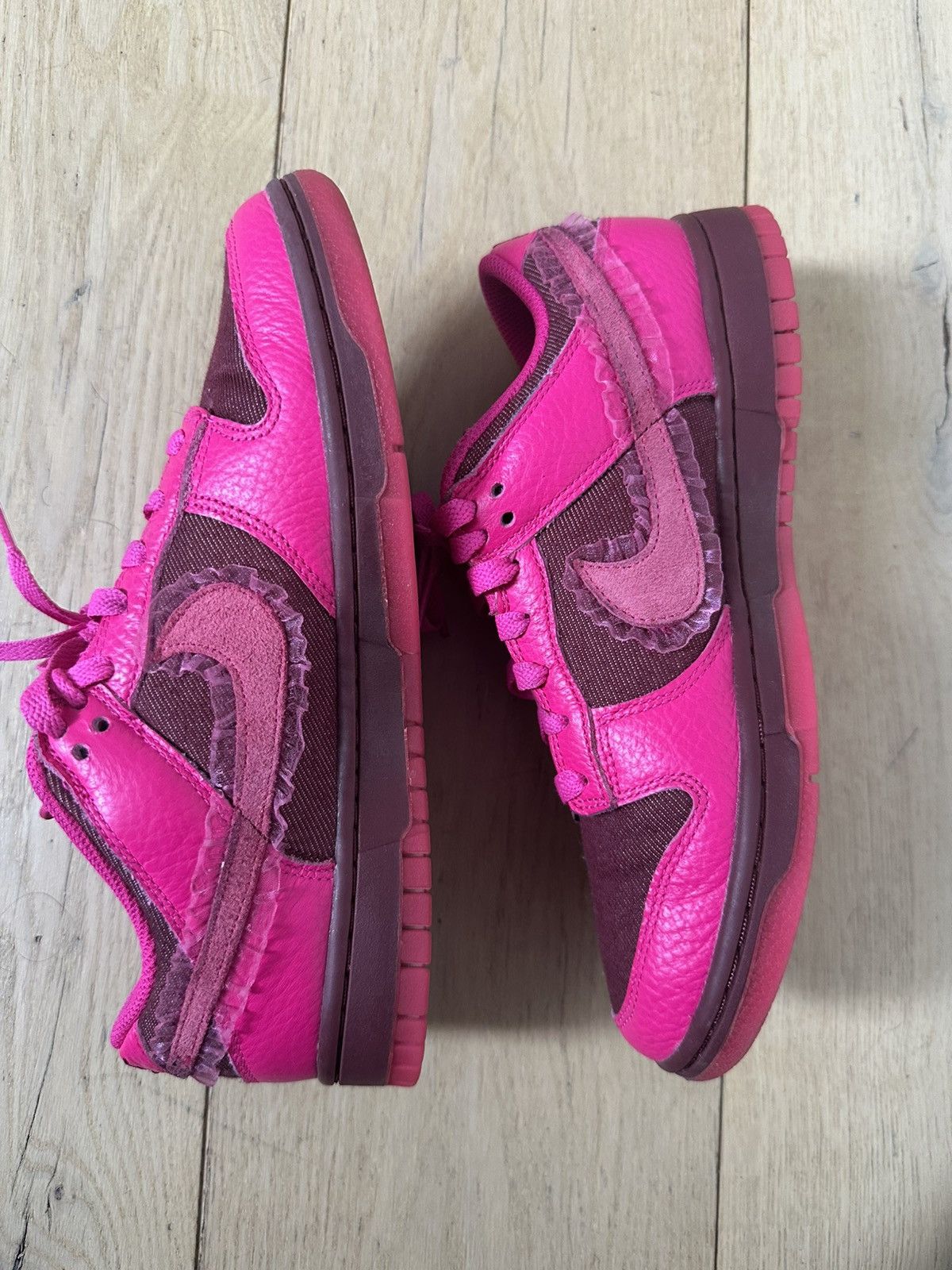 Nike Nike Wmns Valentines Day Dunks - size US 9 Size US 9 / IT 39 - 5 Thumbnail