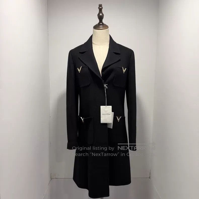 Valentino Valentino Double V gold buckle wool coat Size XS / US 0-2 / IT 36-38 - 1 Thumbnail