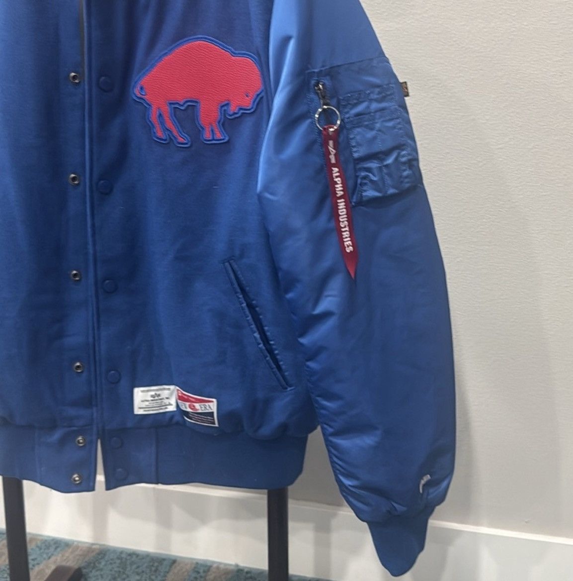 New Era Alpha Industries Historic MA-1 Buffalo Bills Varsity Jacket Size US L / EU 52-54 / 3 - 4 Thumbnail