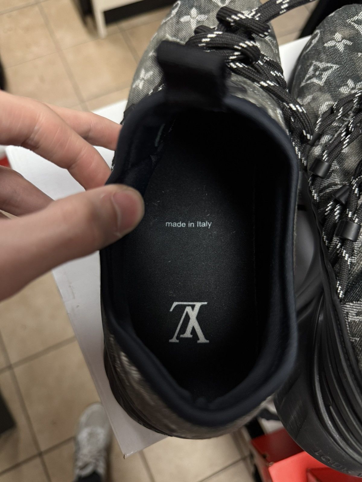 Louis Vuitton Louis Vuitton Fastlane Runner Sneaker 8LV/9US Clean 🧼🔥 Size US 9 / EU 42 - 8 Thumbnail