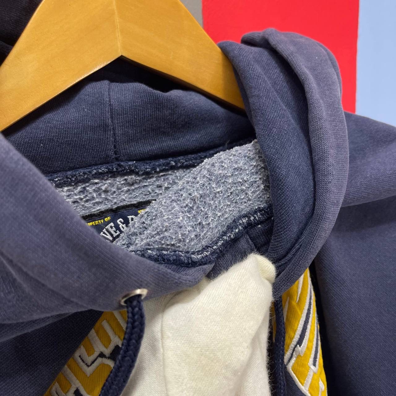 Steve And Barrys WEST VIRGINIA BASKETBALL Hoodie Pullover #2631/26 Size US L / EU 52-54 / 3 - 12 Thumbnail
