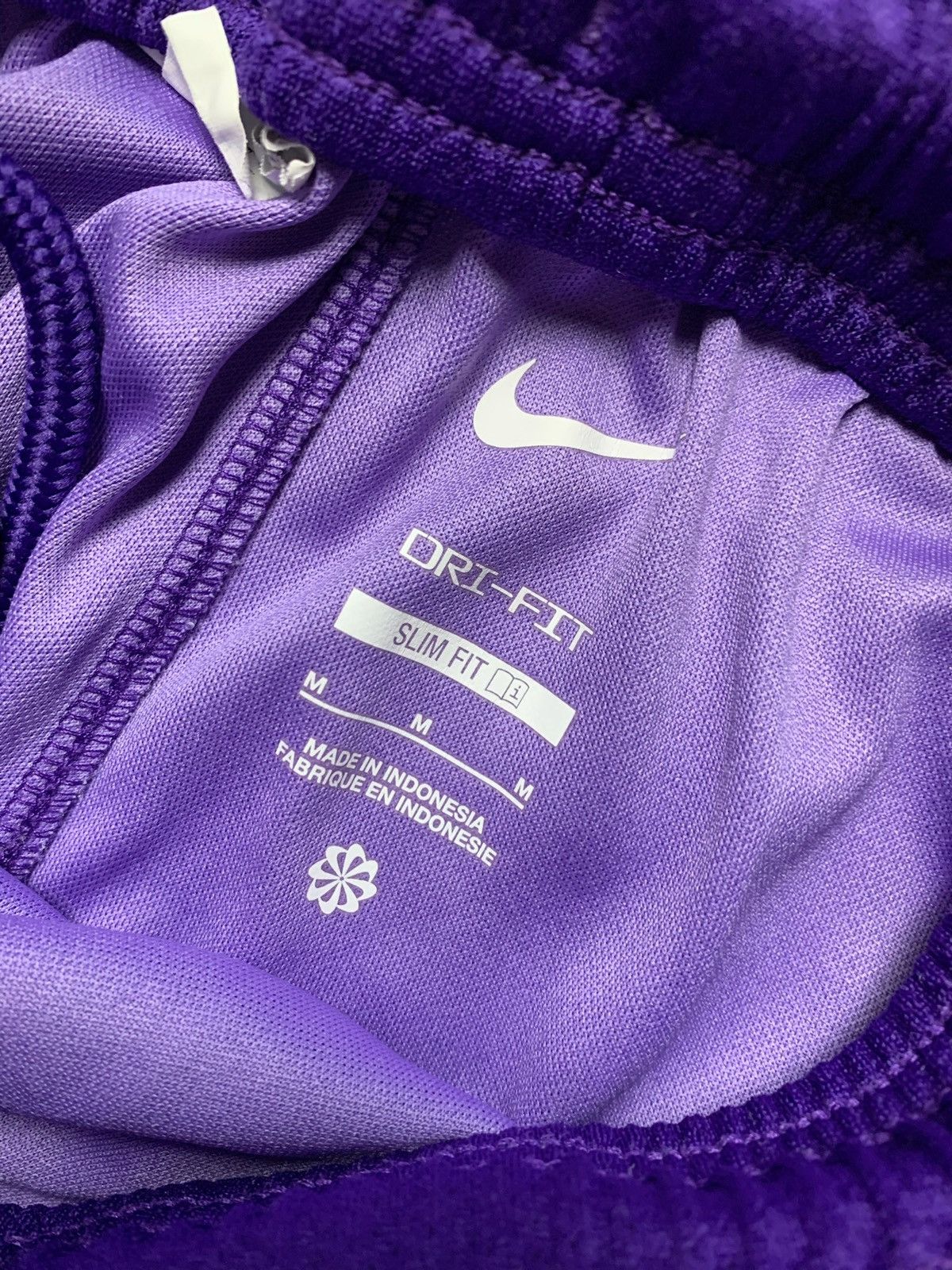 Nike Liverpool Nike soccer shorts purple away rare size M Size US 32 / EU 48 - 6 Thumbnail