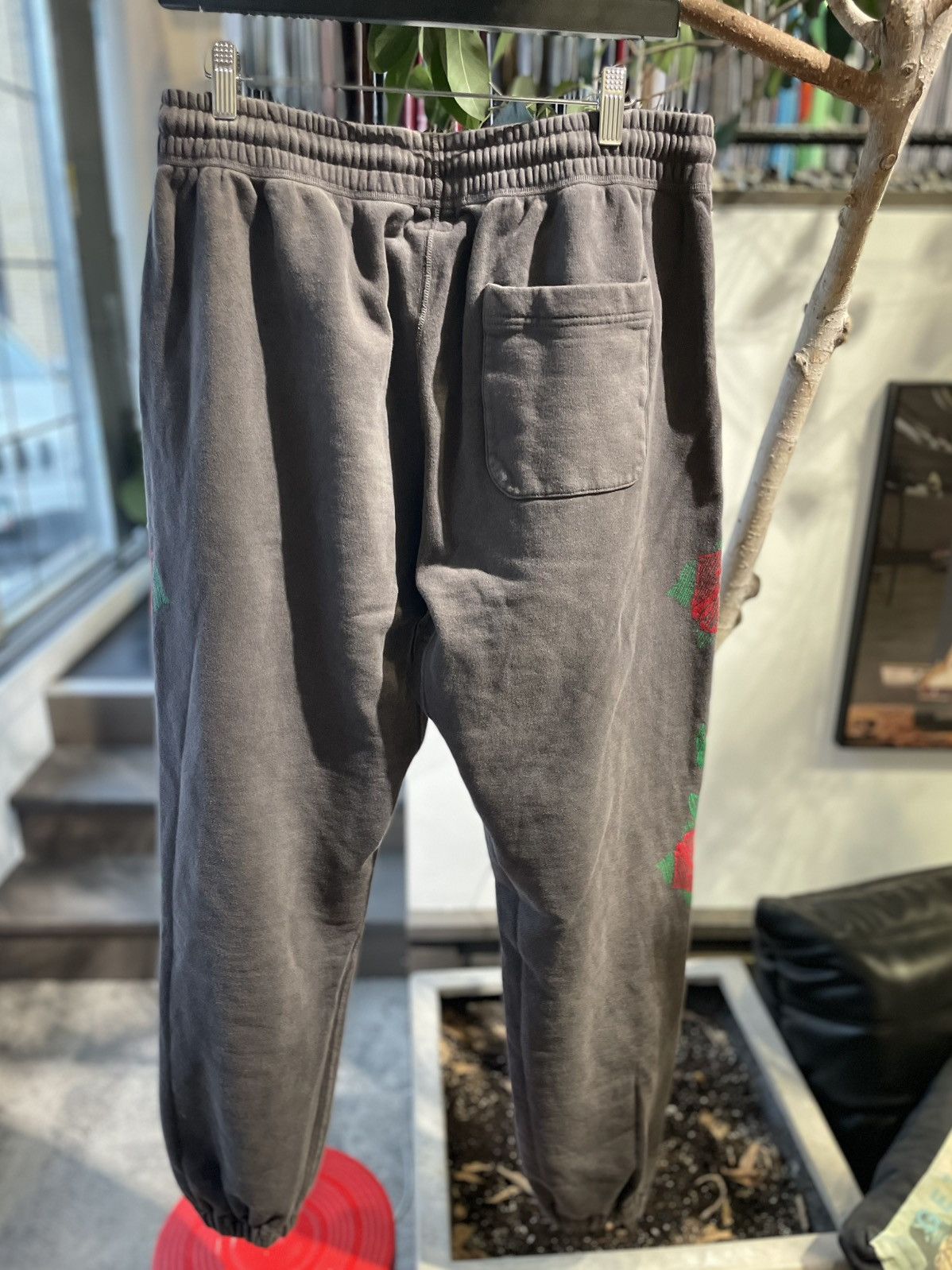 Saint Michael × Vlone Saint Mxxxxxx x VLONE Sweatpants Size US 30 / EU 46 - 2 Thumbnail