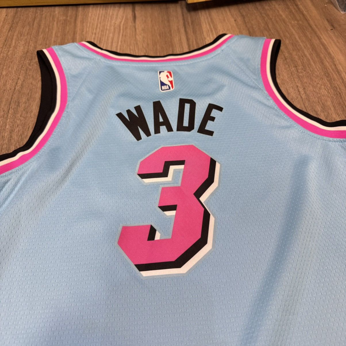 NBA × Nike Miami Heat 19/20 city edition #3 Wade Size US S / EU 44-46 / 1 - 5 Thumbnail