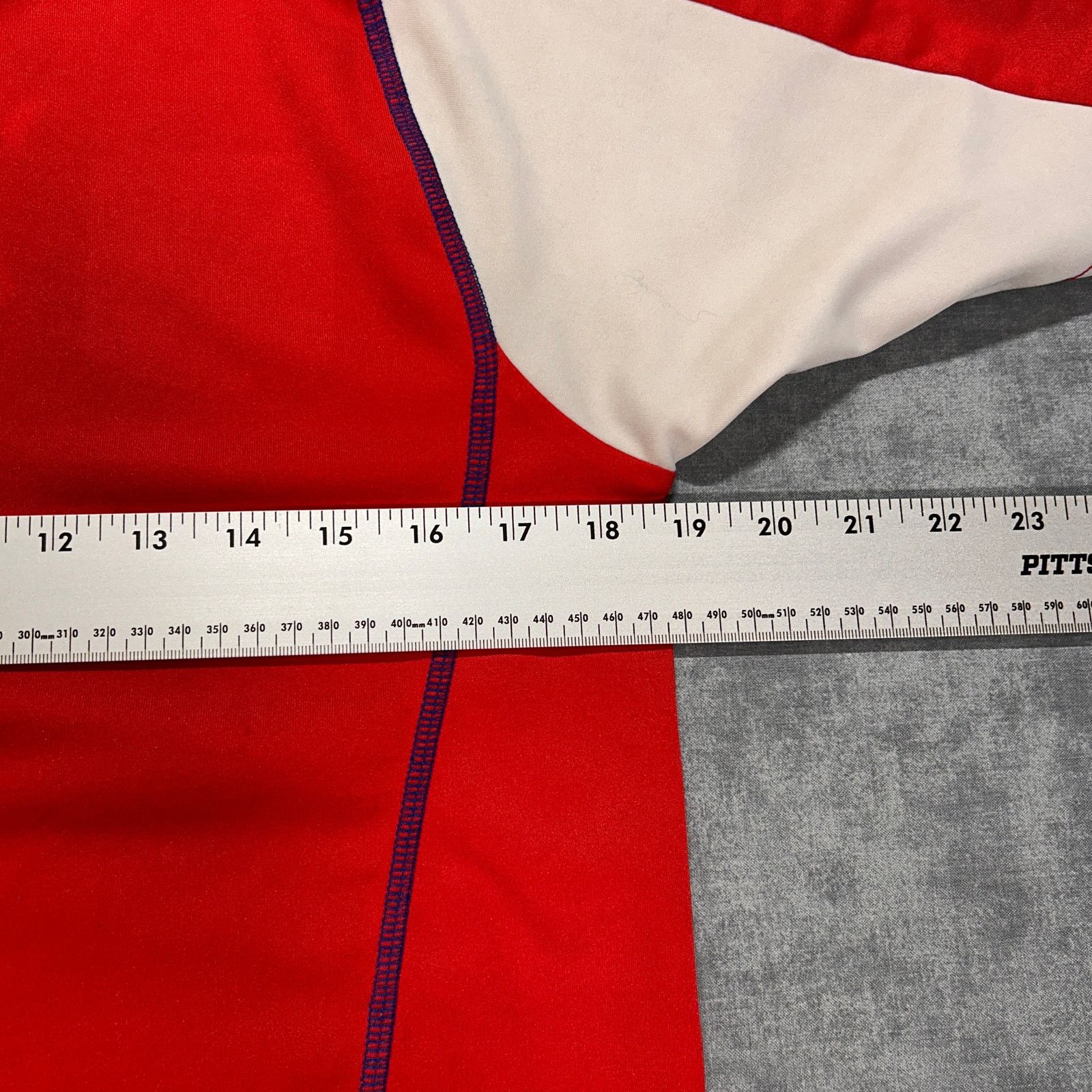 Puma VTG Y2K Puma athletic training sportswear soccer shirt mns M Size US M / EU 48-50 / 2 - 7 Thumbnail