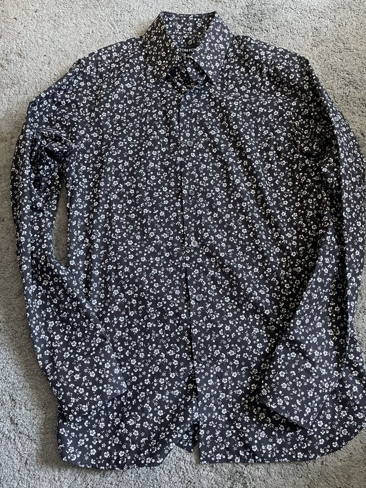 Tom Ford Tom Ford black collared shirt with floral pattern Size US M / EU 48-50 / 2 - 1 Thumbnail