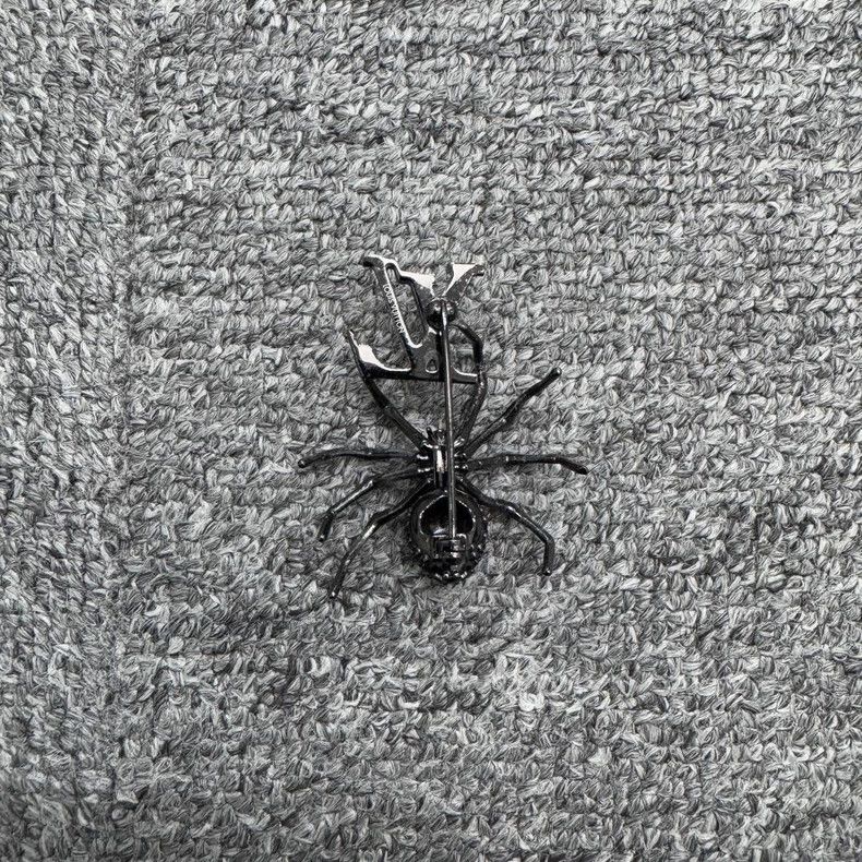 Louis Vuitton Louis Vuitton Spider Brooch Size ONE SIZE - 2 Thumbnail