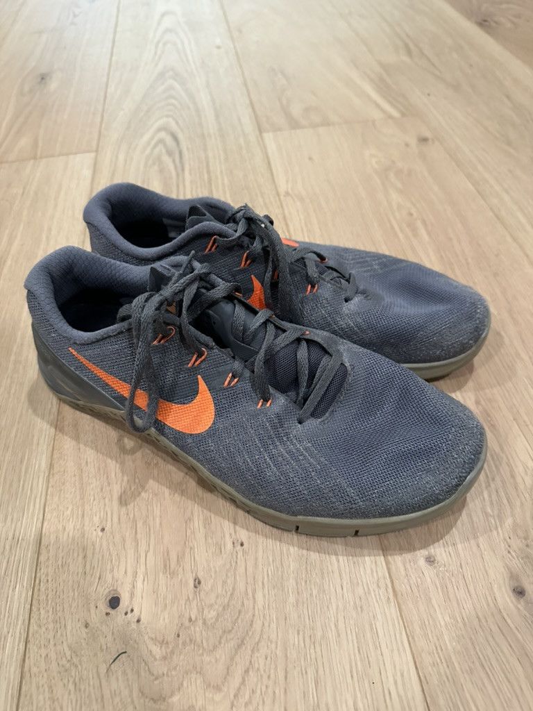 Nike Nike Mens Metcon 3 Training Shoes Gray Orange Size US 10.5 / EU 43-44 - 2 Thumbnail