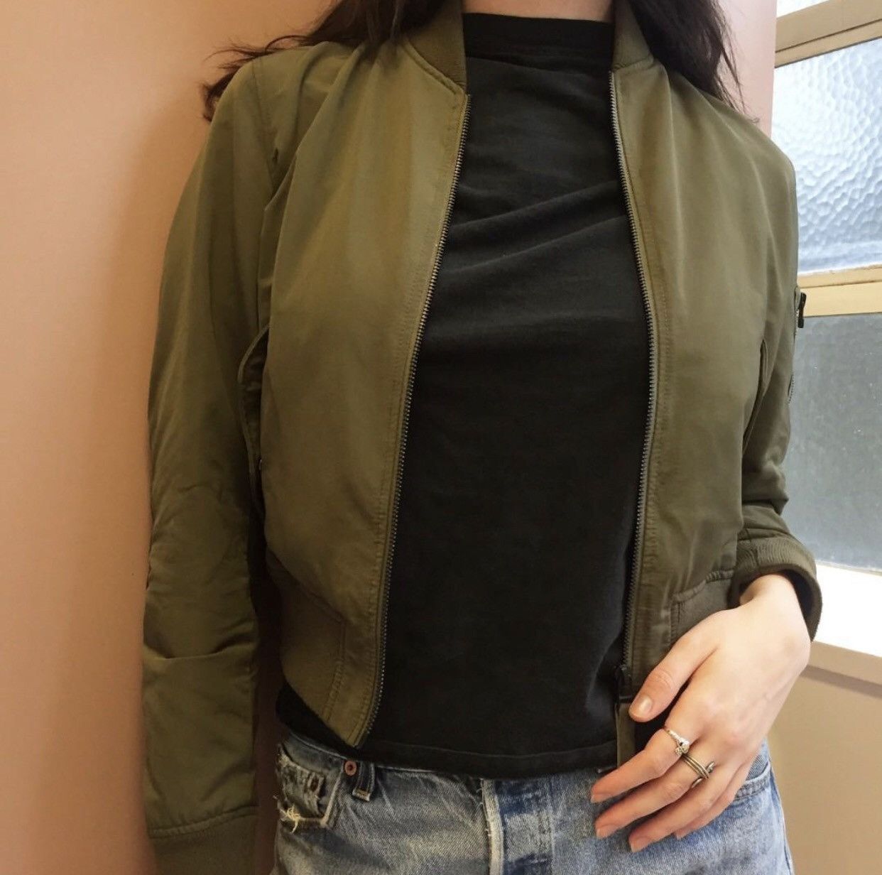 Uniqlo Uniqlo x Carine Roitfeld Crop Top Bomber Jacket Size M / US 6-8 / IT 42-44 - 2 Thumbnail